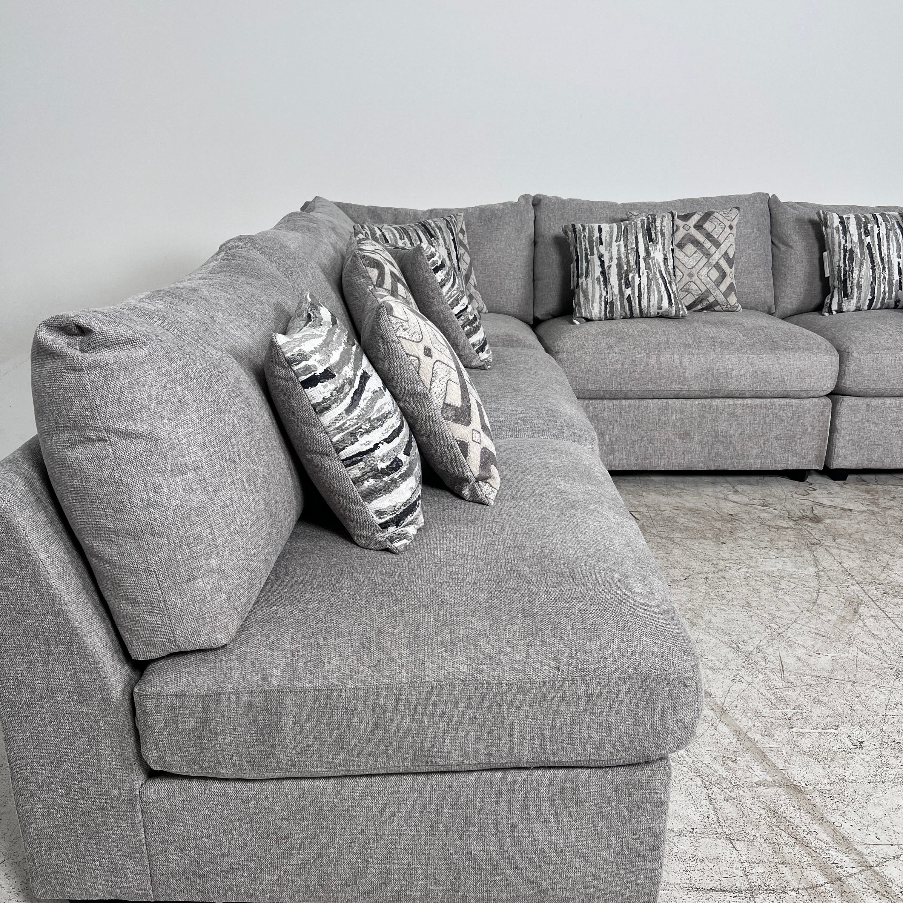 Scott Living Evolve 5 piece modular sectional. L shaped sofa couch. Delivery available