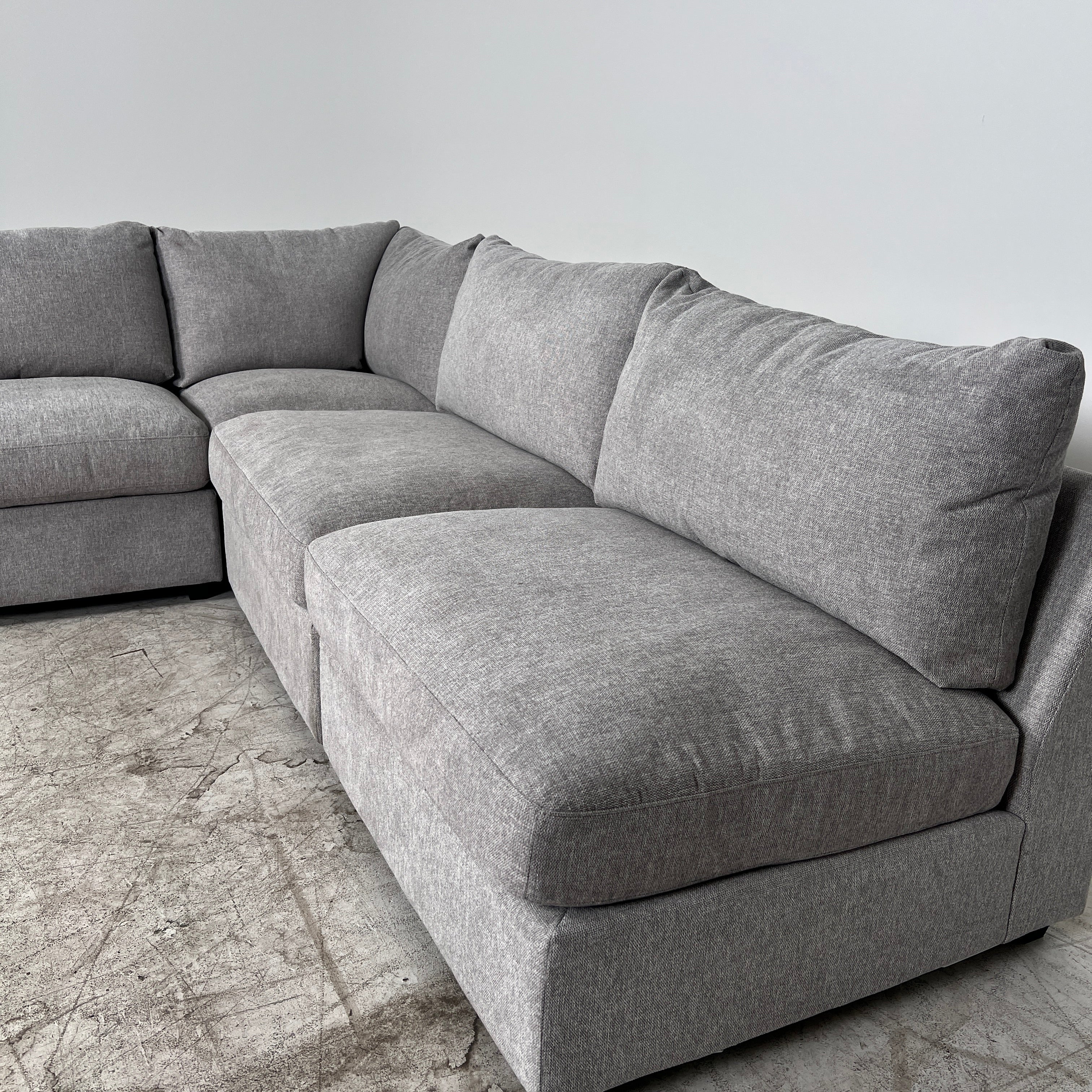 Scott Living Evolve 5 piece modular sectional. L shaped sofa couch. Delivery available