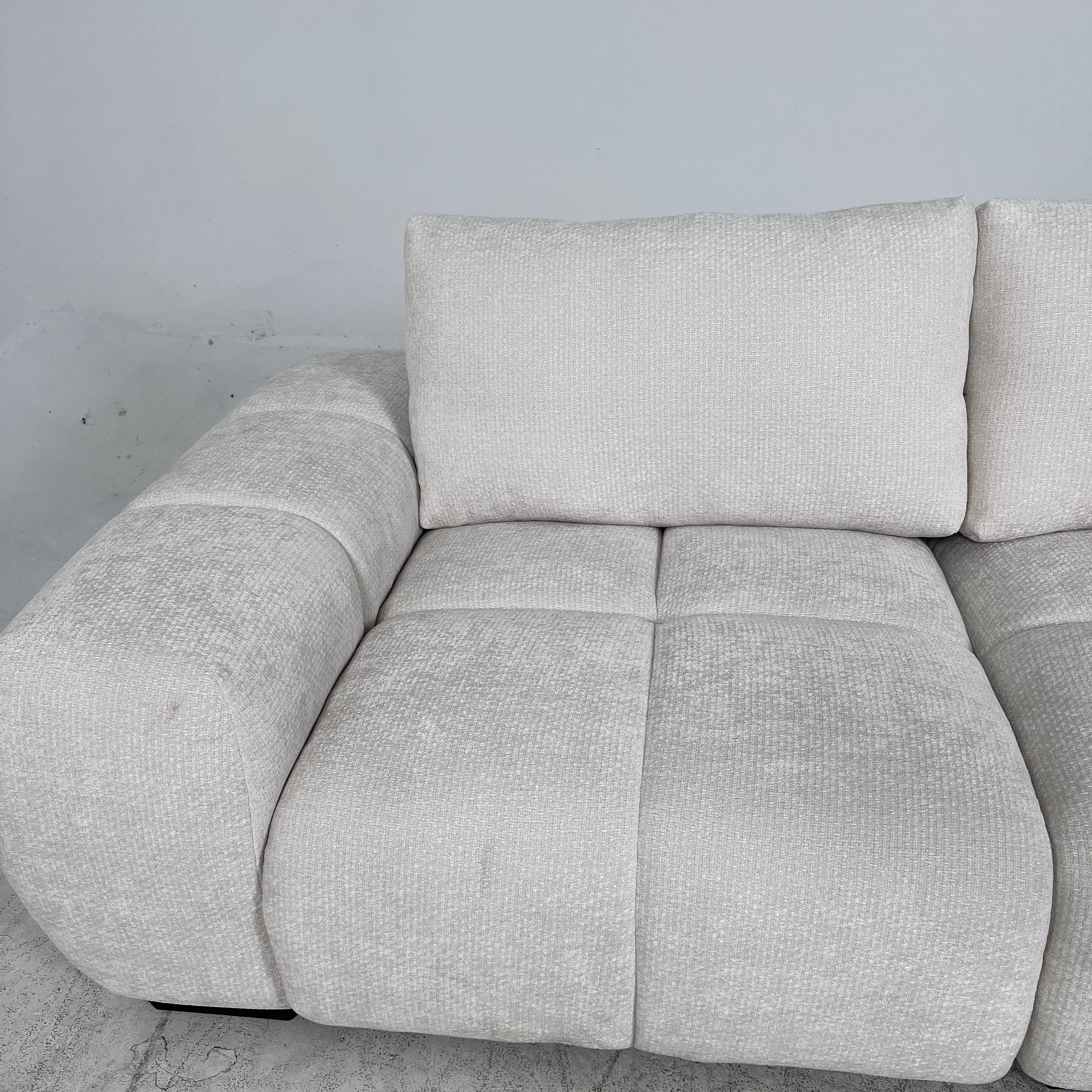 Brand New Casabella Sophia Modular Sectional. L shaped sofa couch. Delivery availabe