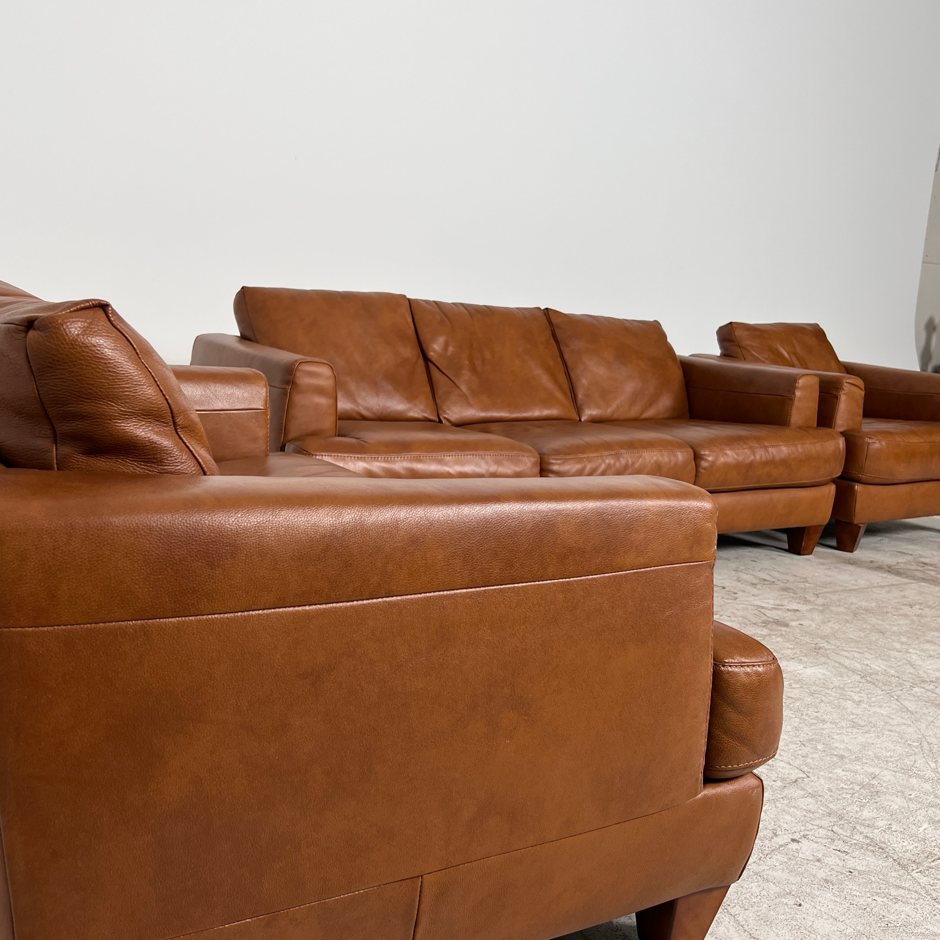 Natuzzi Editions leather Sofa set. 3+2+1 leather couch set. Delivery available