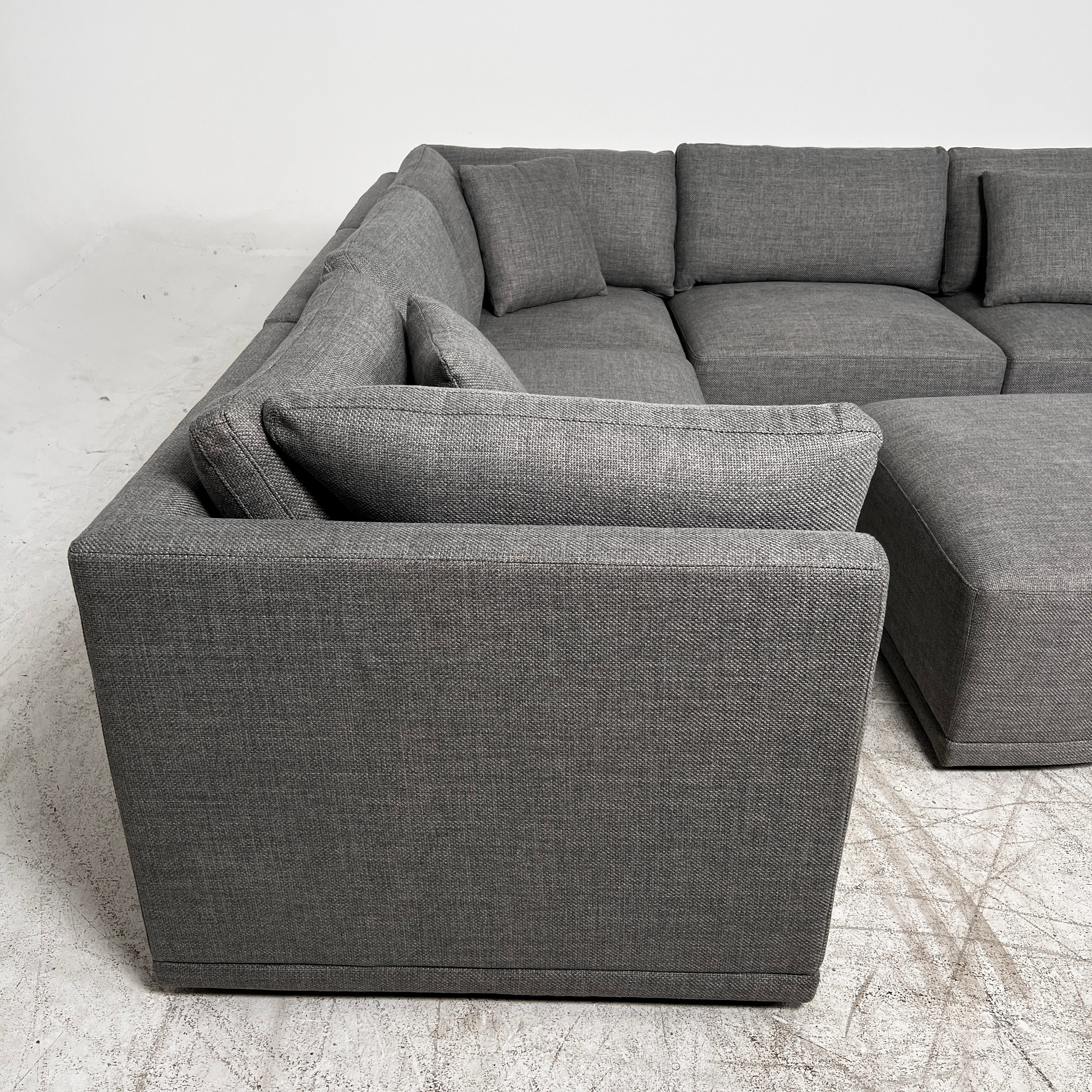 Thomasville 6 piece modular sofa set. Corner L shaped sofa couch. Delivery available