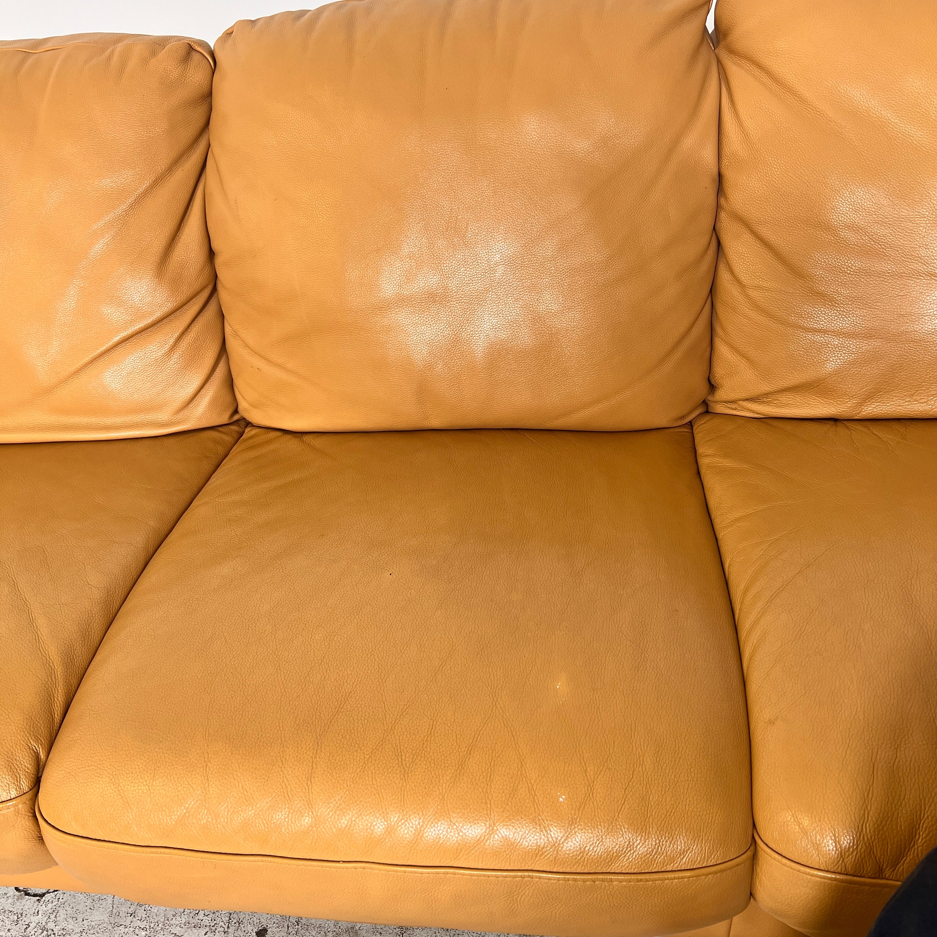 MCM leather sofa set. Tan Couch + loveseat set. Delivery available