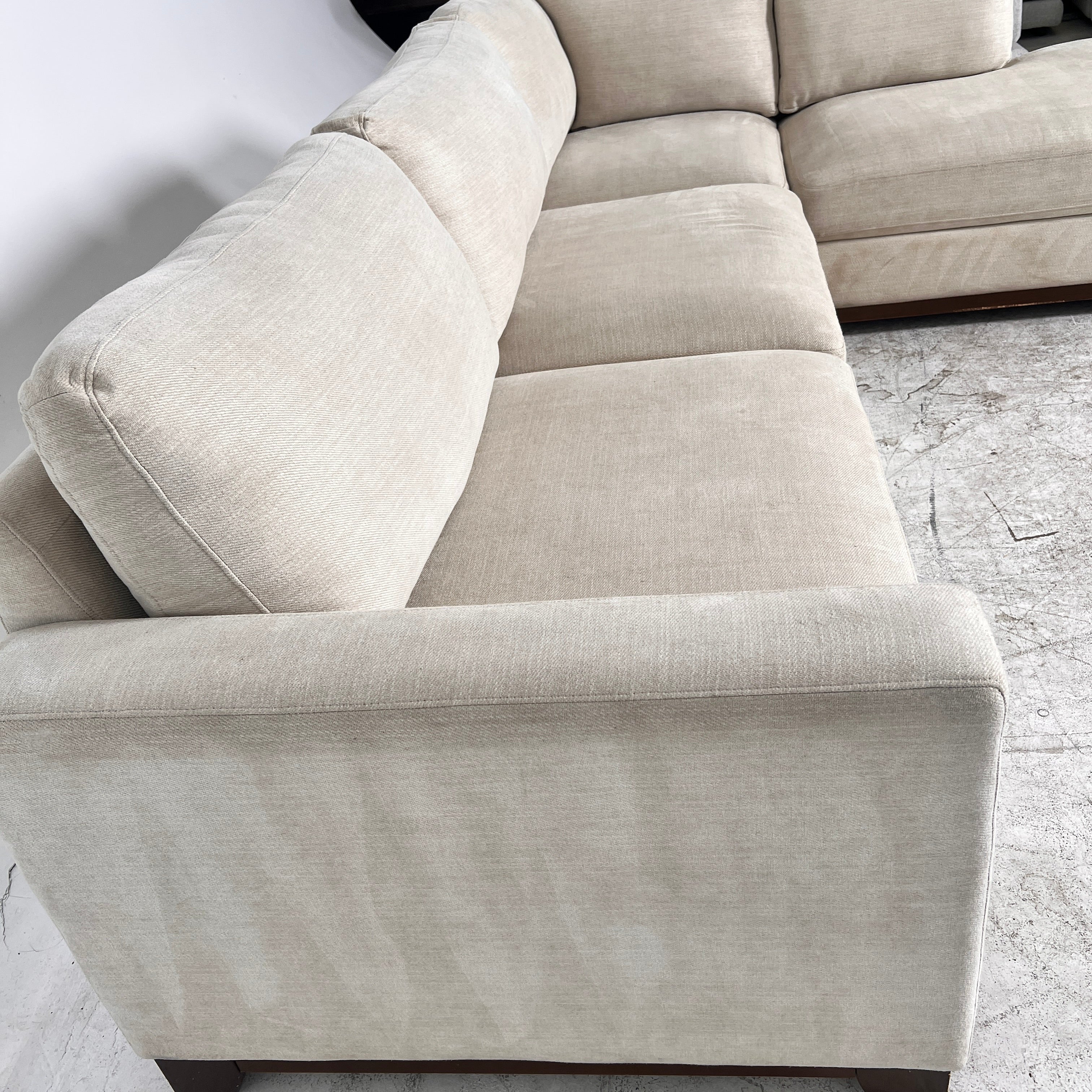 Thomasville Sectional + matching ottoman. L shaped sofa couch. Delivery available