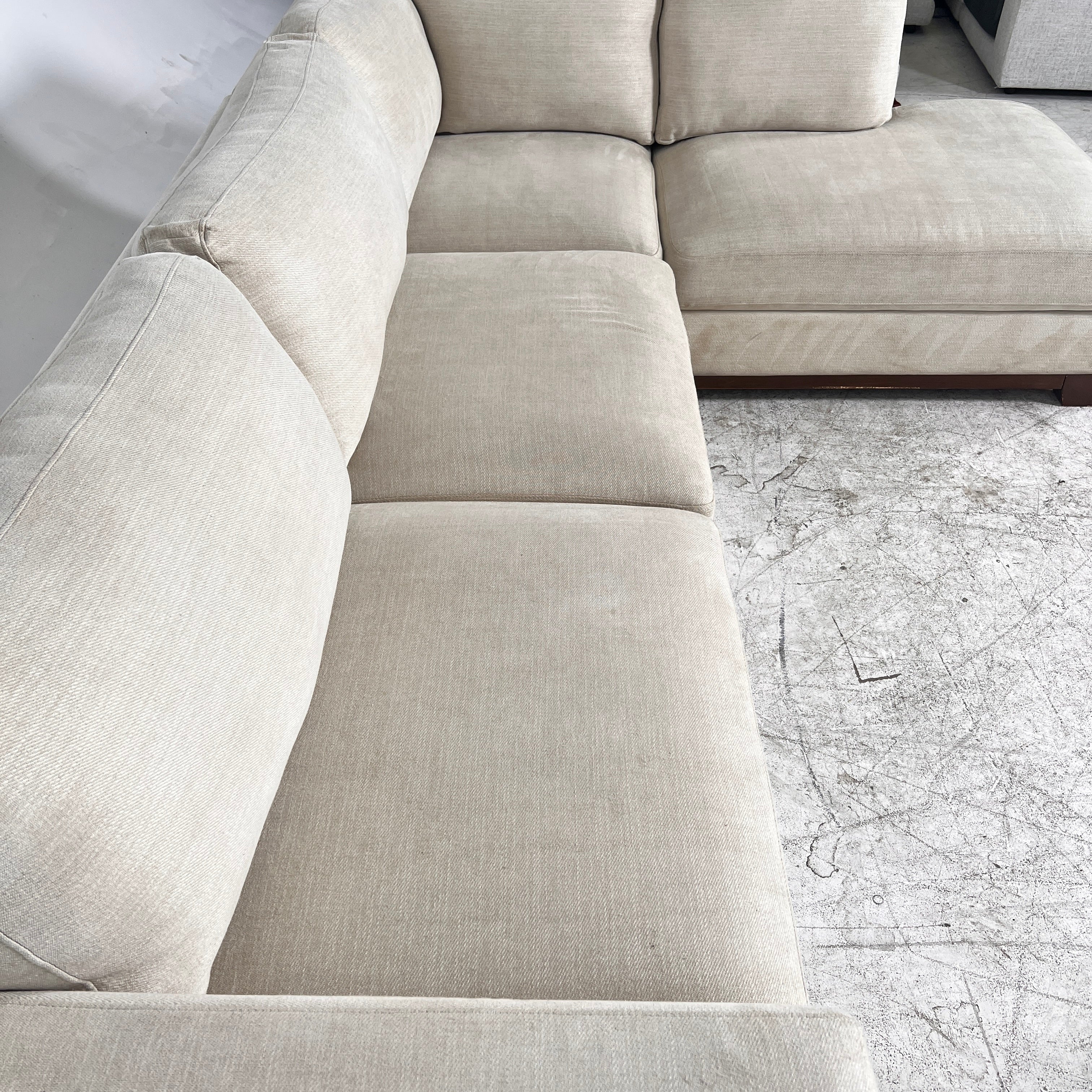 Thomasville Sectional + matching ottoman. L shaped sofa couch. Delivery available