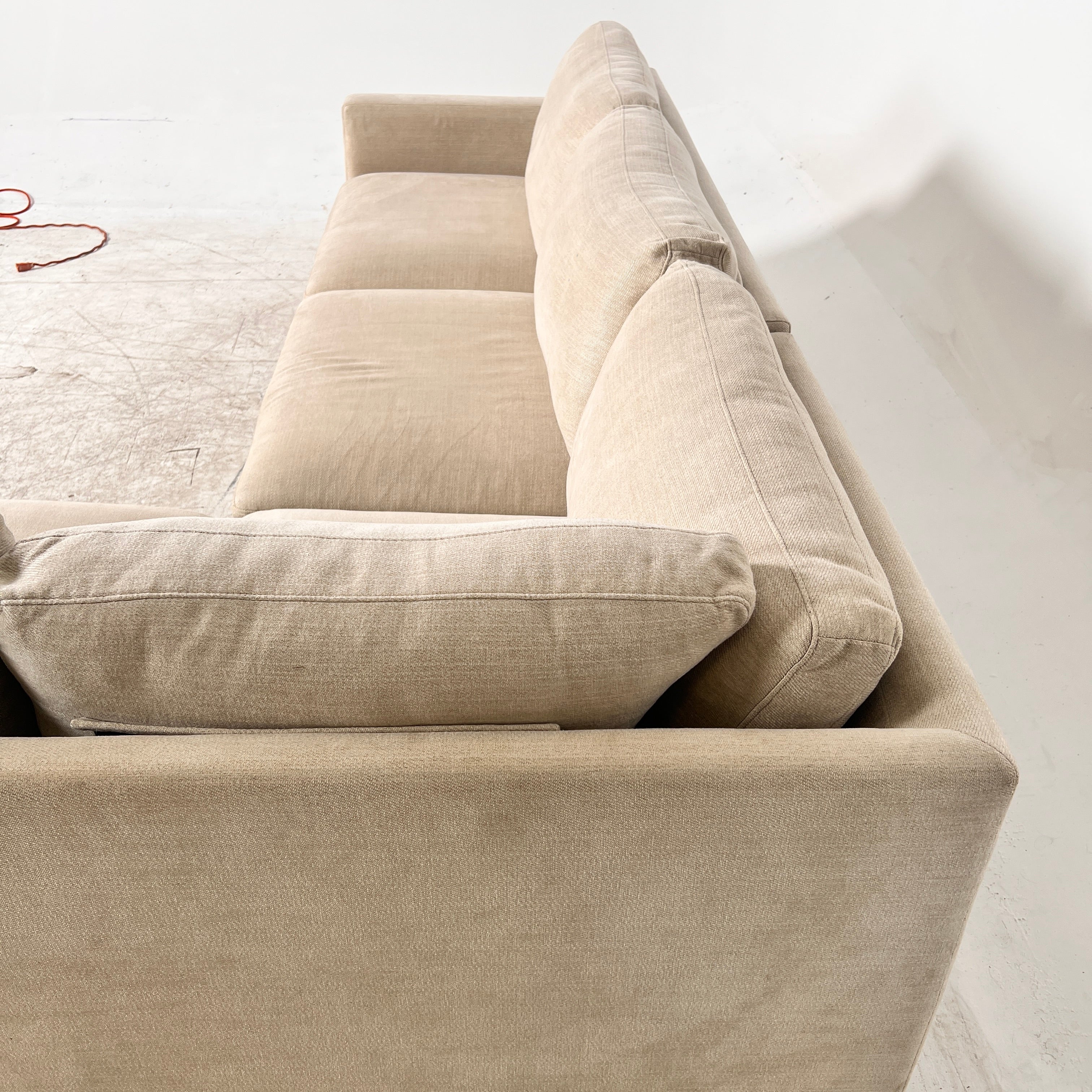 Thomasville Sectional + matching ottoman. L shaped sofa couch. Delivery available