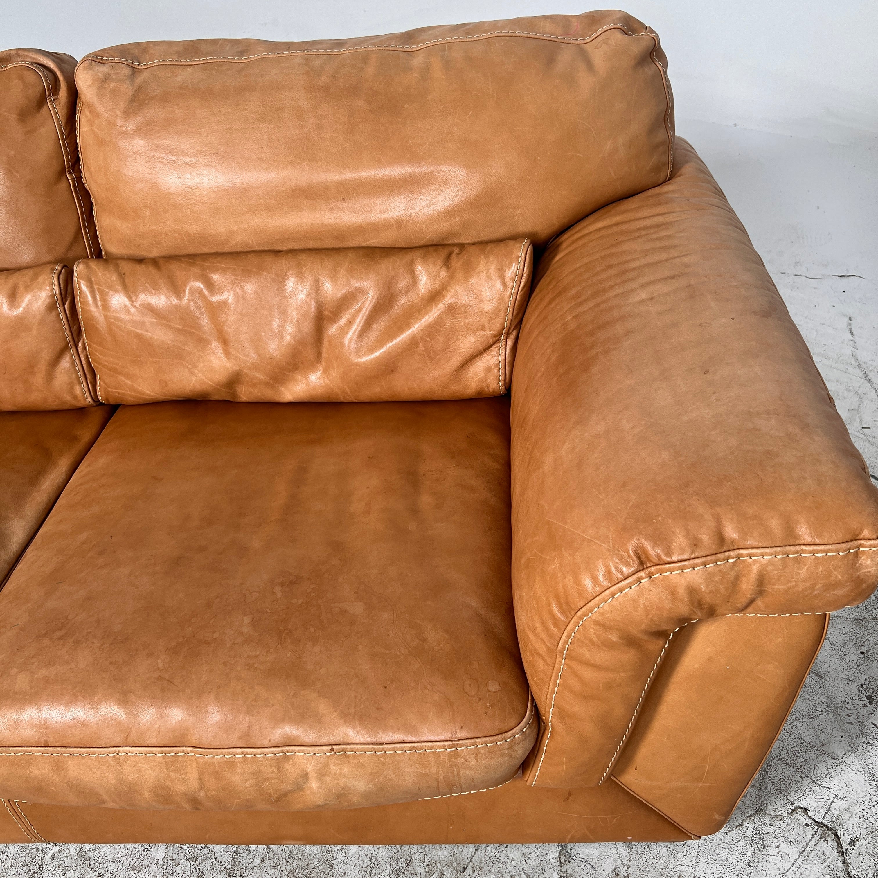 Natuzzi Italia Sofa Set. 3+2+1 Real leather couch set. Delivery avaialble