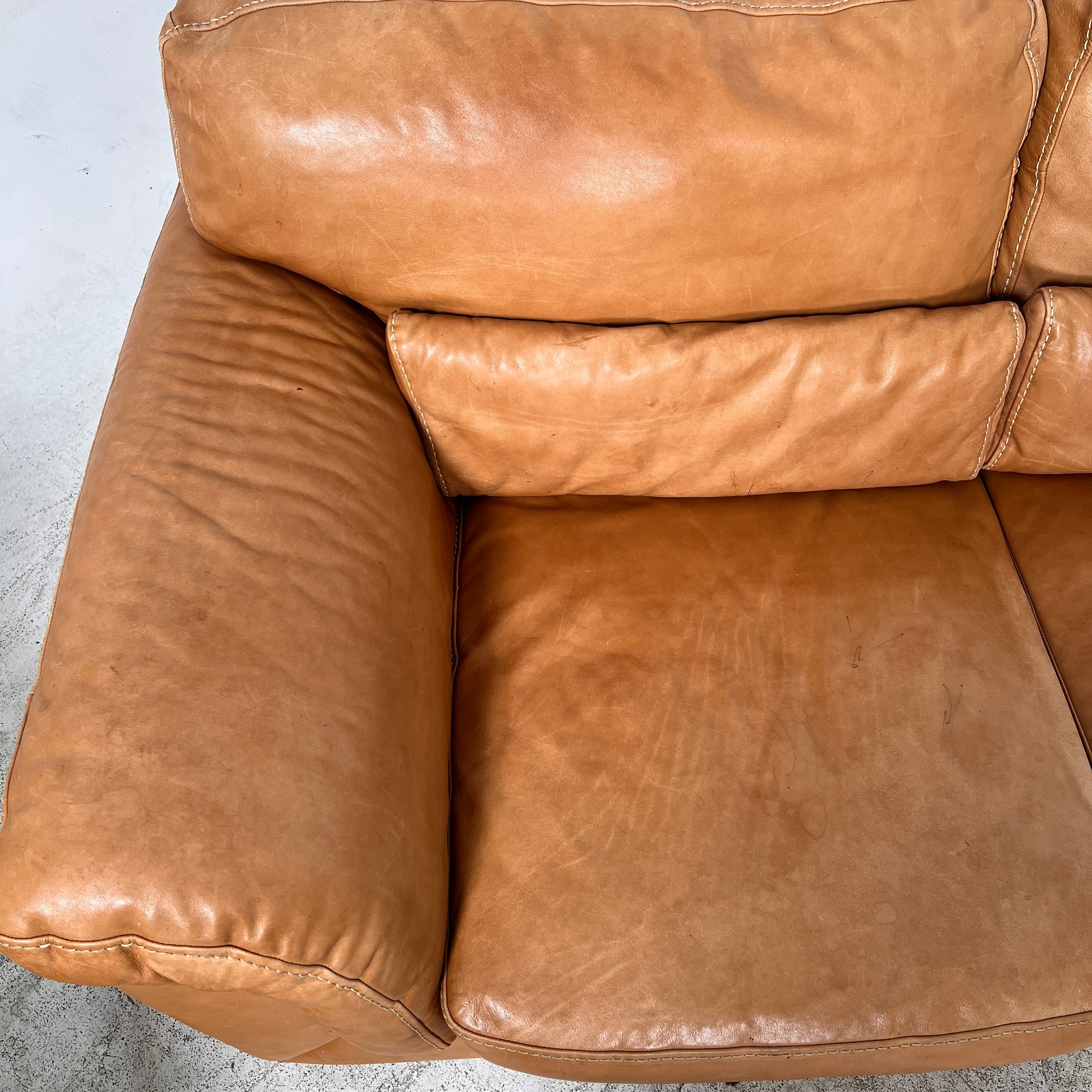 Natuzzi Italia Sofa Set. 3+2+1 Real leather couch set. Delivery avaialble