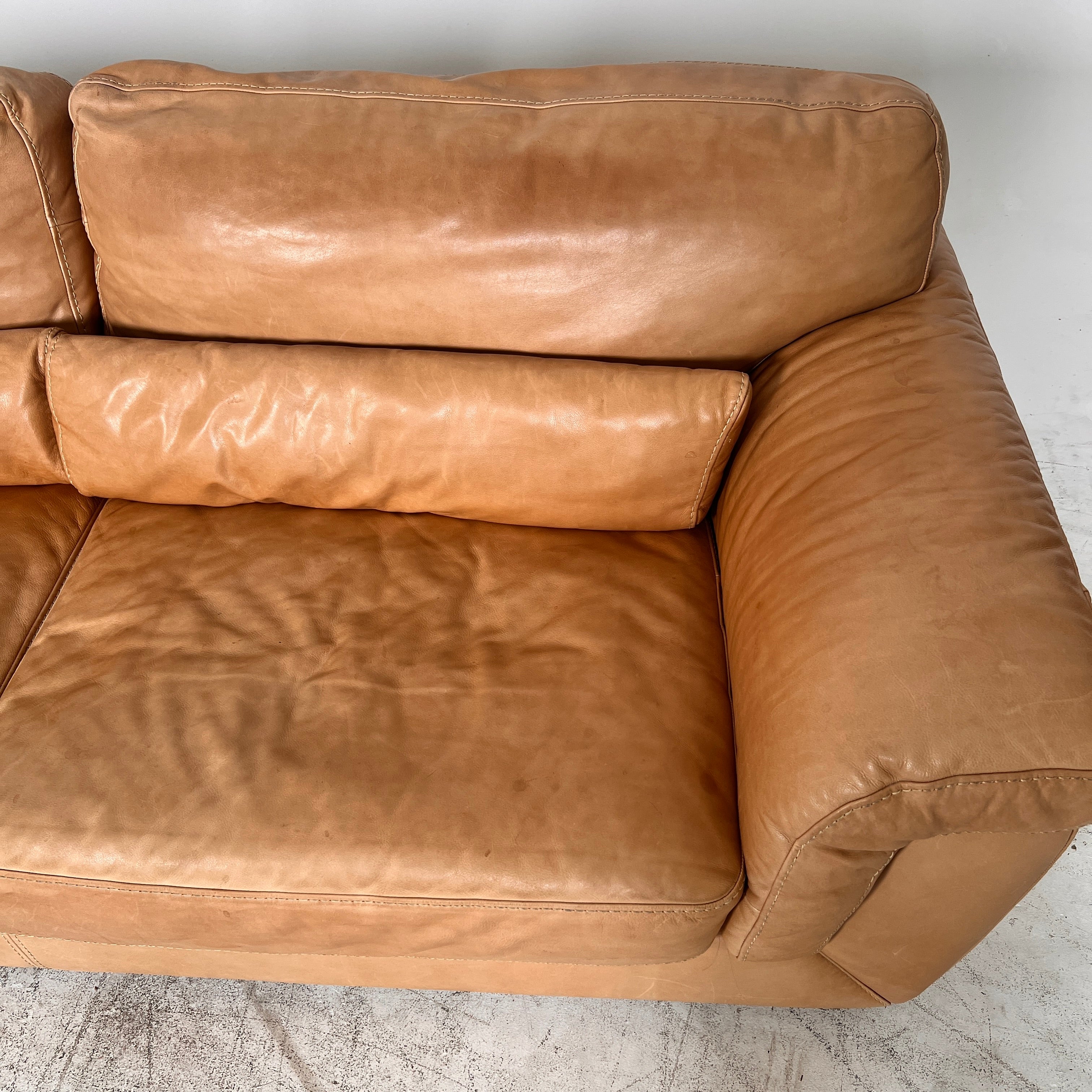 Natuzzi Italia Sofa Set. 3+2+1 Real leather couch set. Delivery avaialble