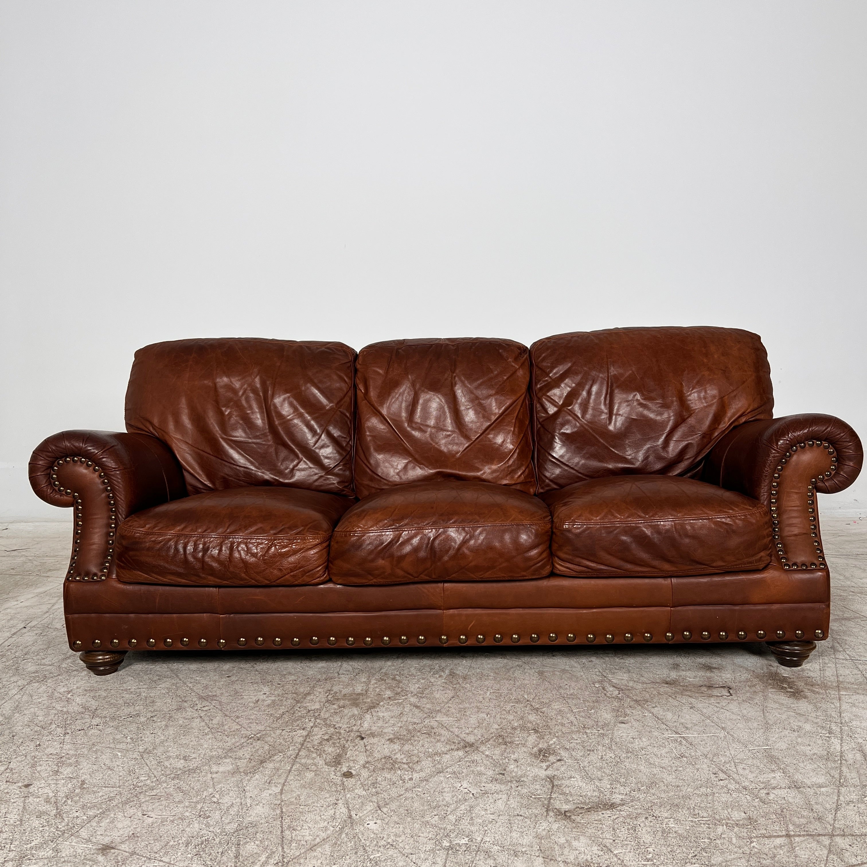 Distressed leather sofa set. 3+1 Leather couch set. delivery available