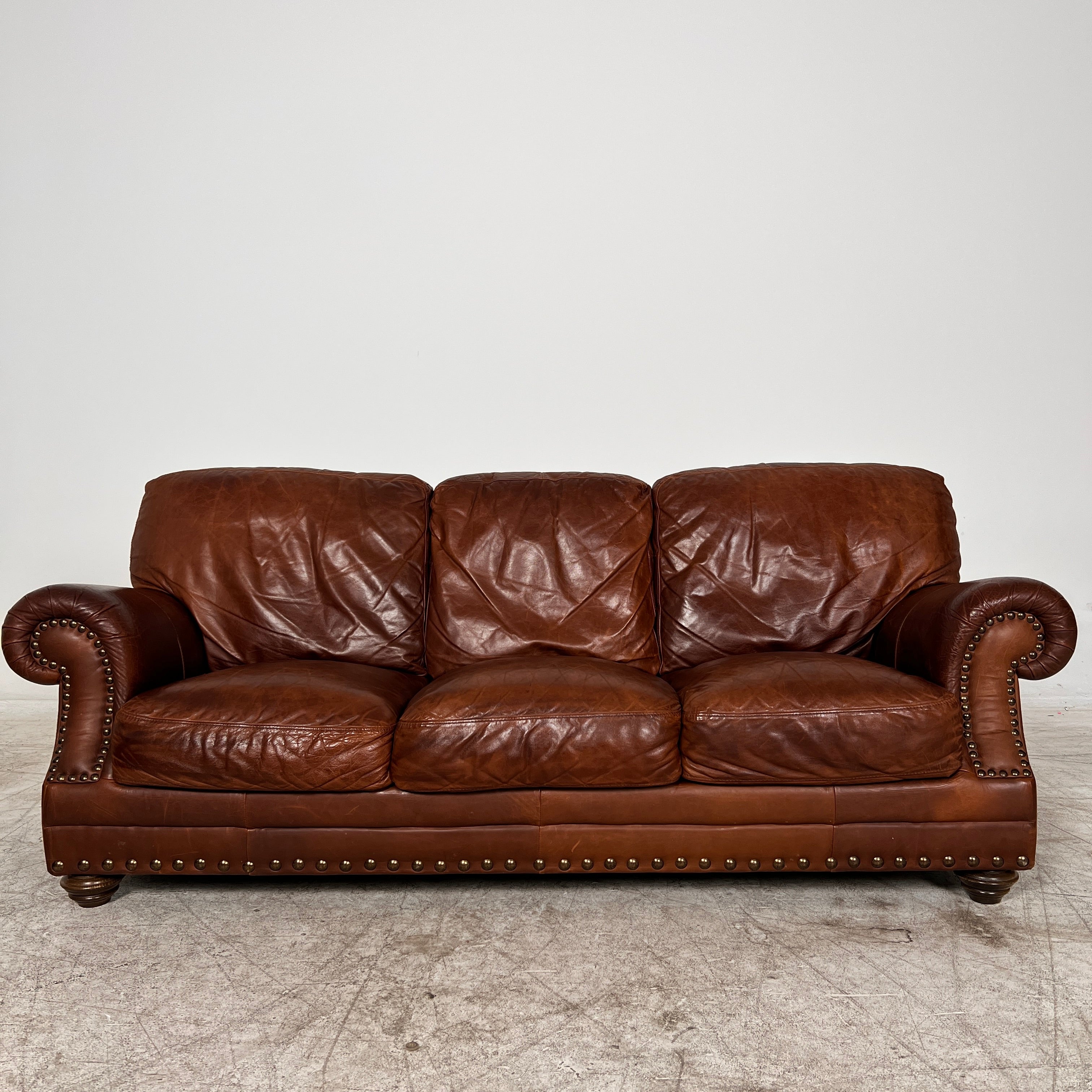 Distressed leather sofa set. 3+1 Leather couch set. delivery available