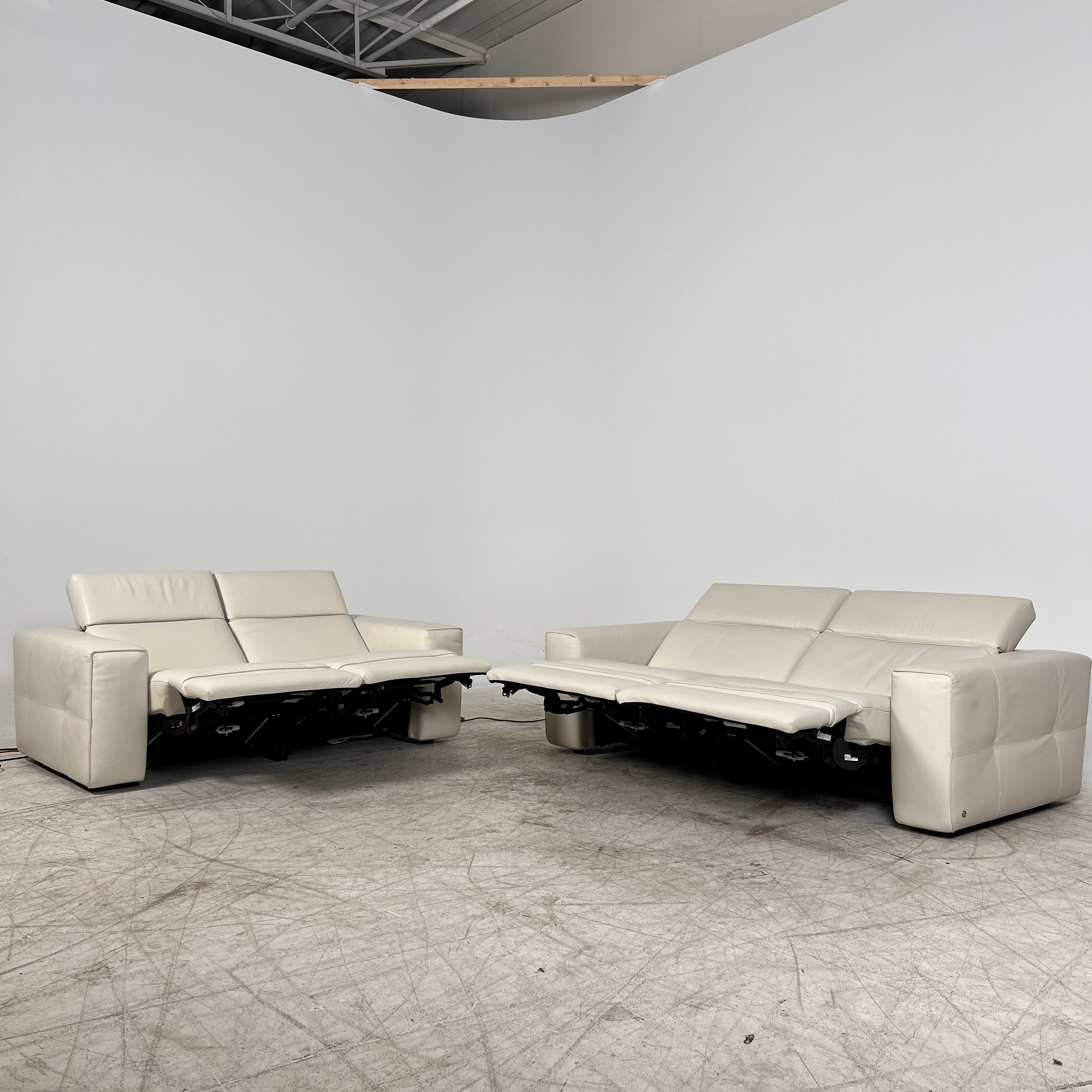 Natuzzi Italia Power Reclining Power Couch Set. 3+2 Electric