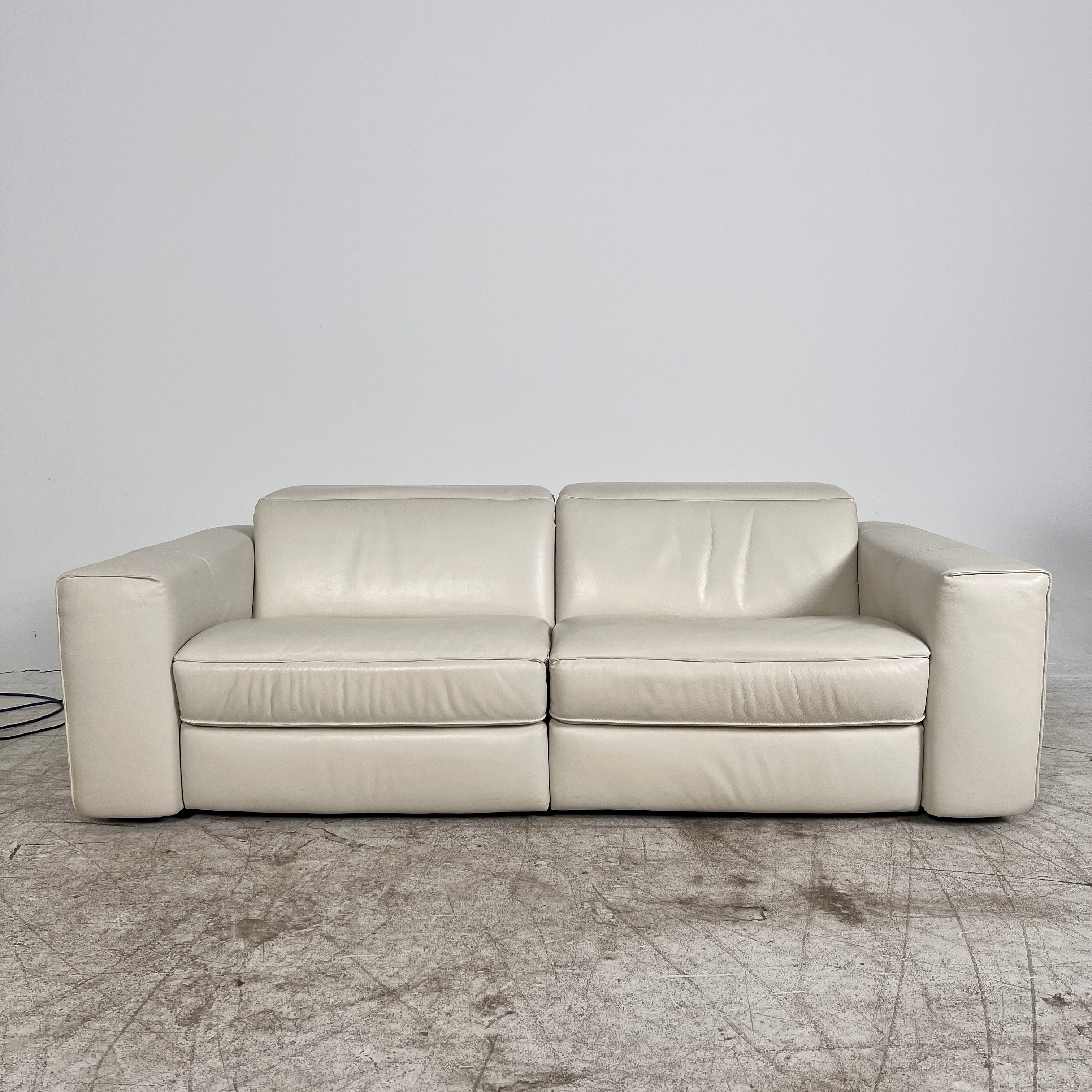 Natuzzi Italia Power Reclining Power Couch Set. 3+2 Electric