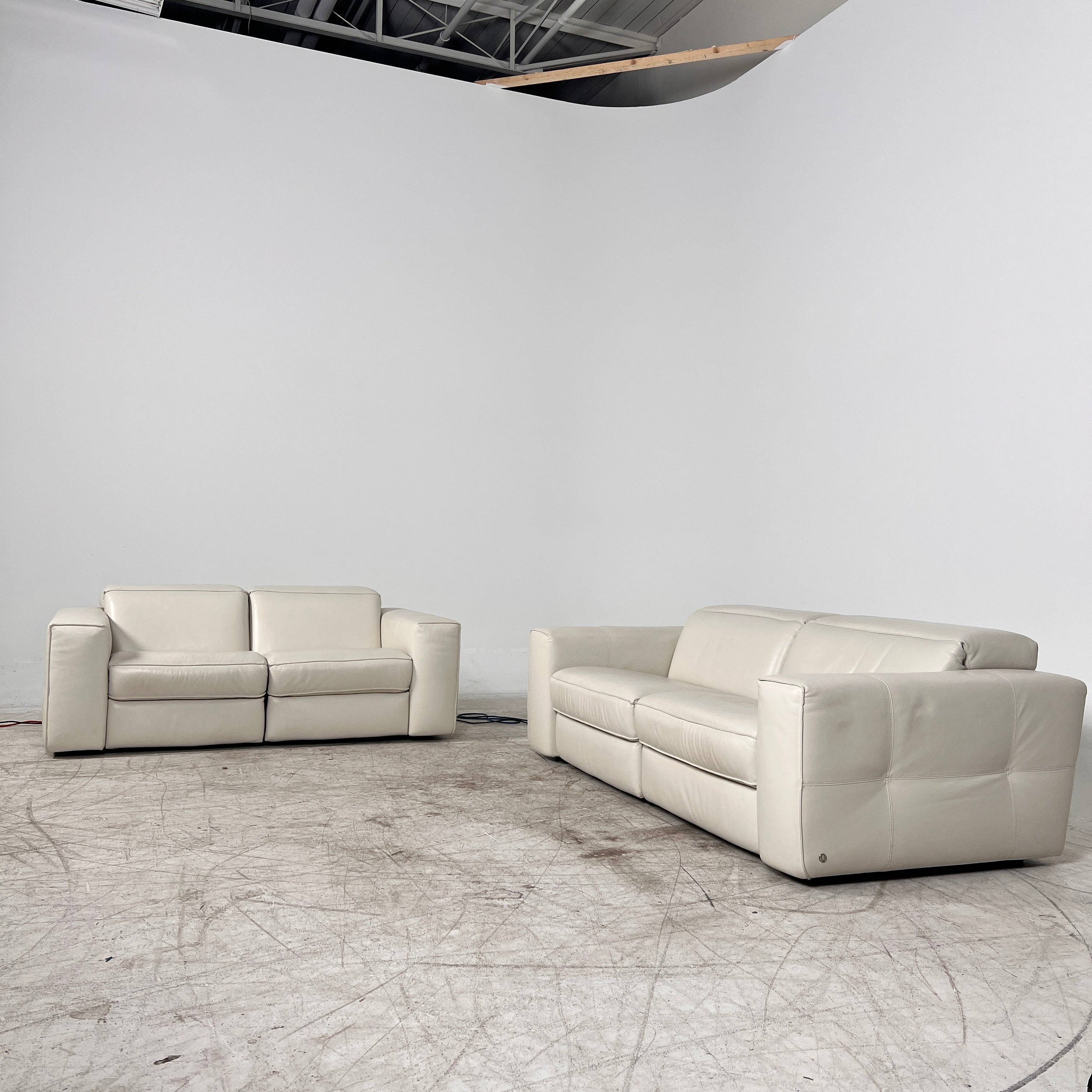 Natuzzi Italia Power Reclining Power Couch Set. 3+2 Electric