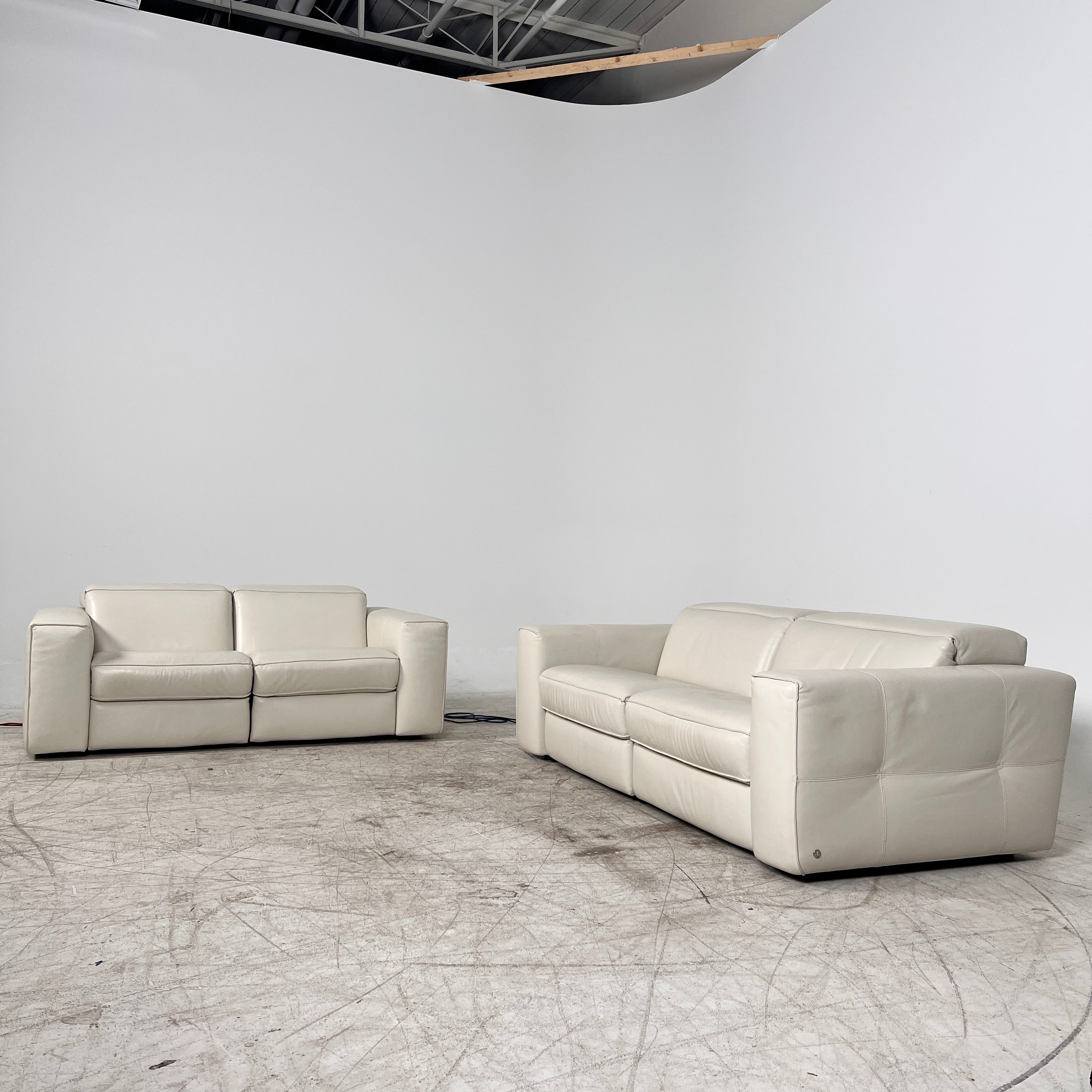 Natuzzi Italia Power Reclining Power Couch Set. 3+2 Electric