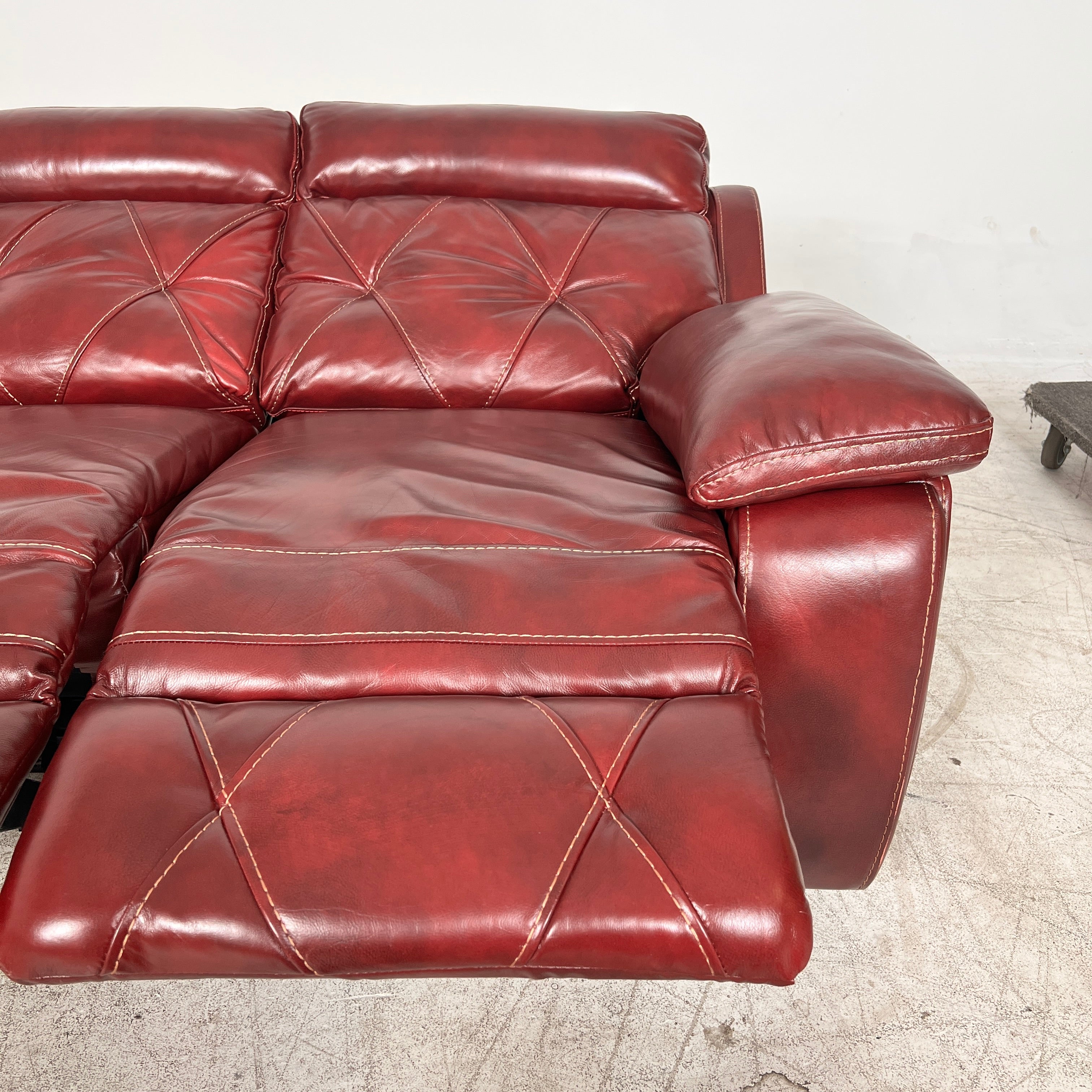 Power Reclining sofa Set. Loveseat + Chair. Electric recliners. Delivery avaiable