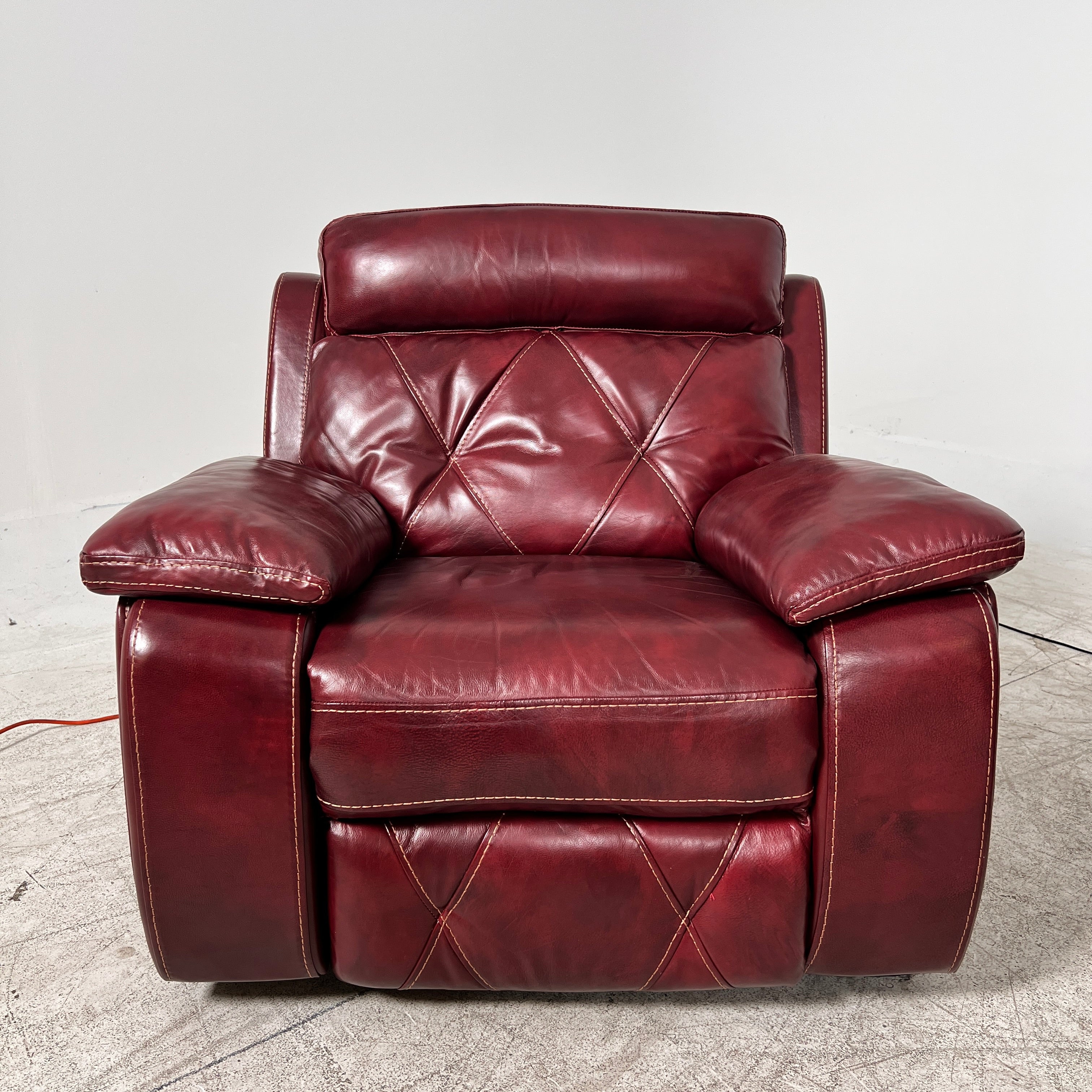 Power Reclining sofa Set. Loveseat + Chair. Electric recliners. Delivery avaiable