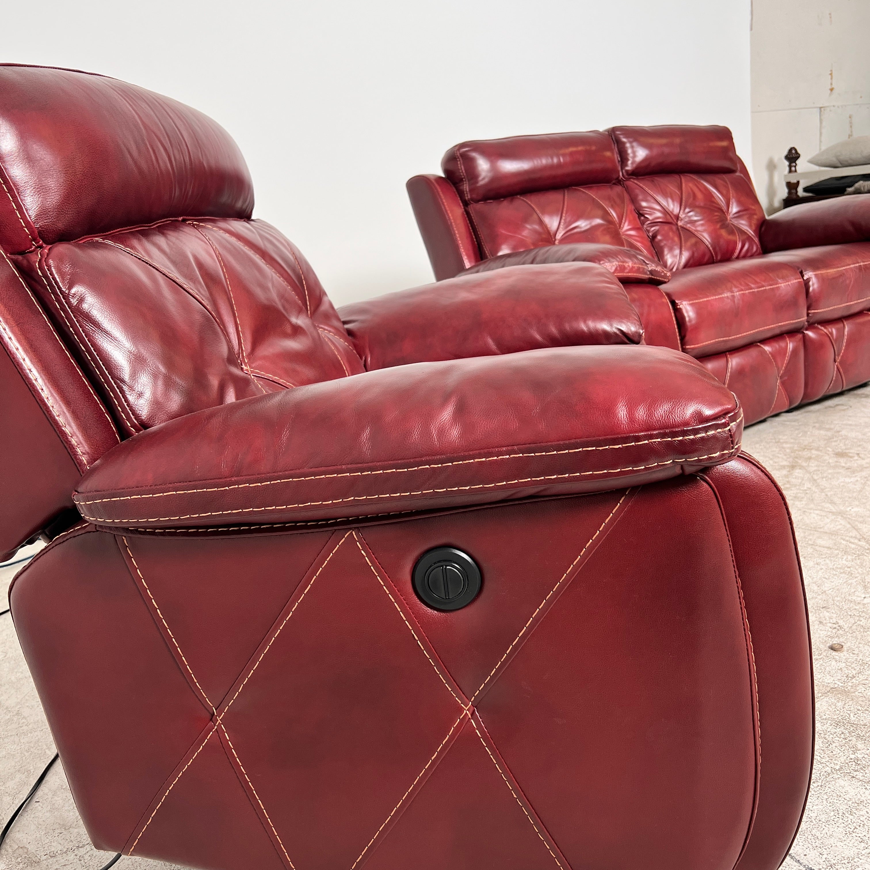 Power Reclining sofa Set. Loveseat + Chair. Electric recliners. Delivery avaiable