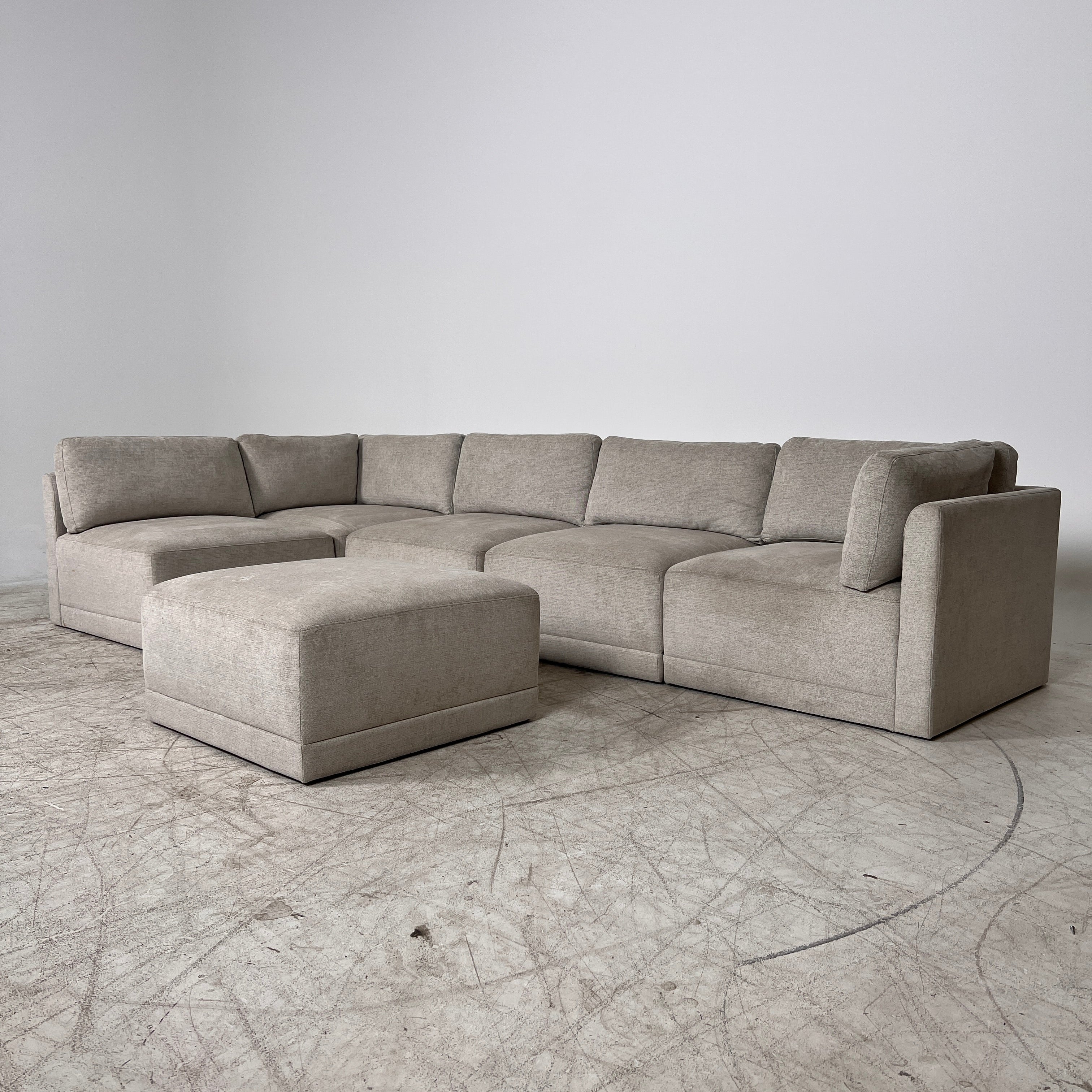 Thomasville 6 piece modular sectional. Reconfigurable L shaped sofa couch. delivery available