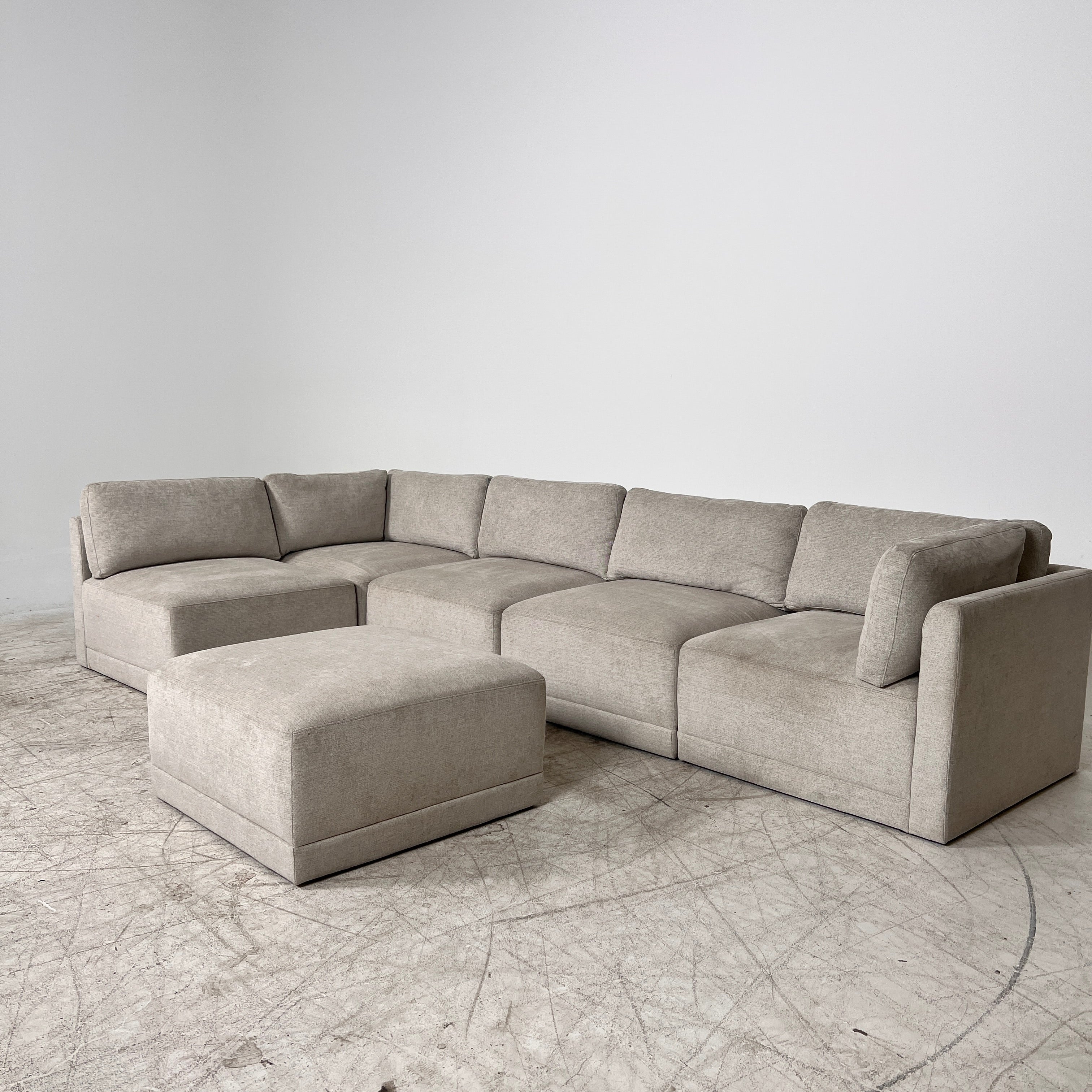 Thomasville 6 piece modular sectional. Reconfigurable L shaped sofa couch. delivery available