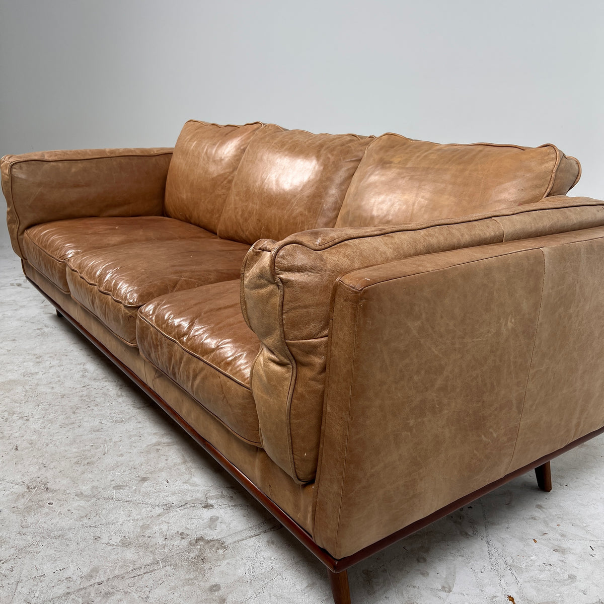 Structube Rowan leather 3 seater sofa couch. Mid century modern 3 seater. Delivery available