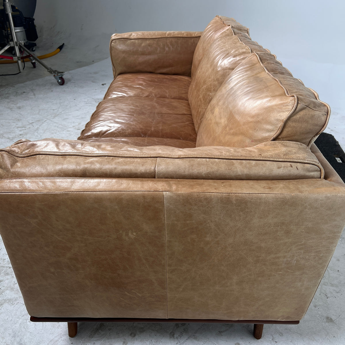 Structube Rowan leather 3 seater sofa couch. Mid century modern 3 seater. Delivery available