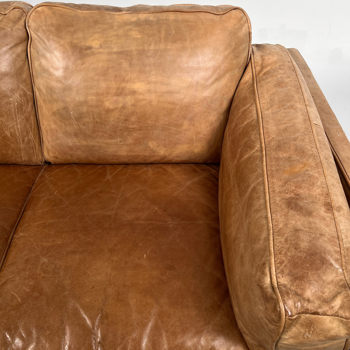 Structube Rowan leather 3 seater sofa couch. Mid century modern 3 seater. Delivery available
