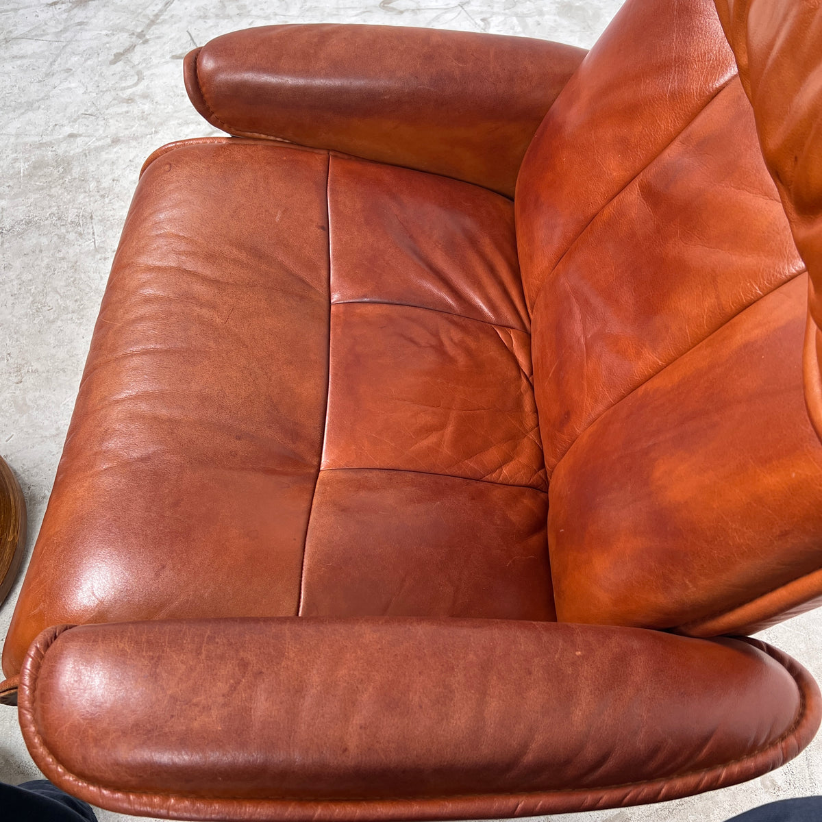 Ekornes Stressless Leather chair + ottoman. Cognac Brown recliner chair.