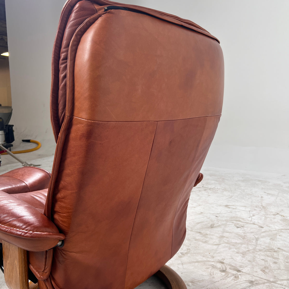 Ekornes Stressless Leather chair + ottoman. Cognac Brown recliner chair.