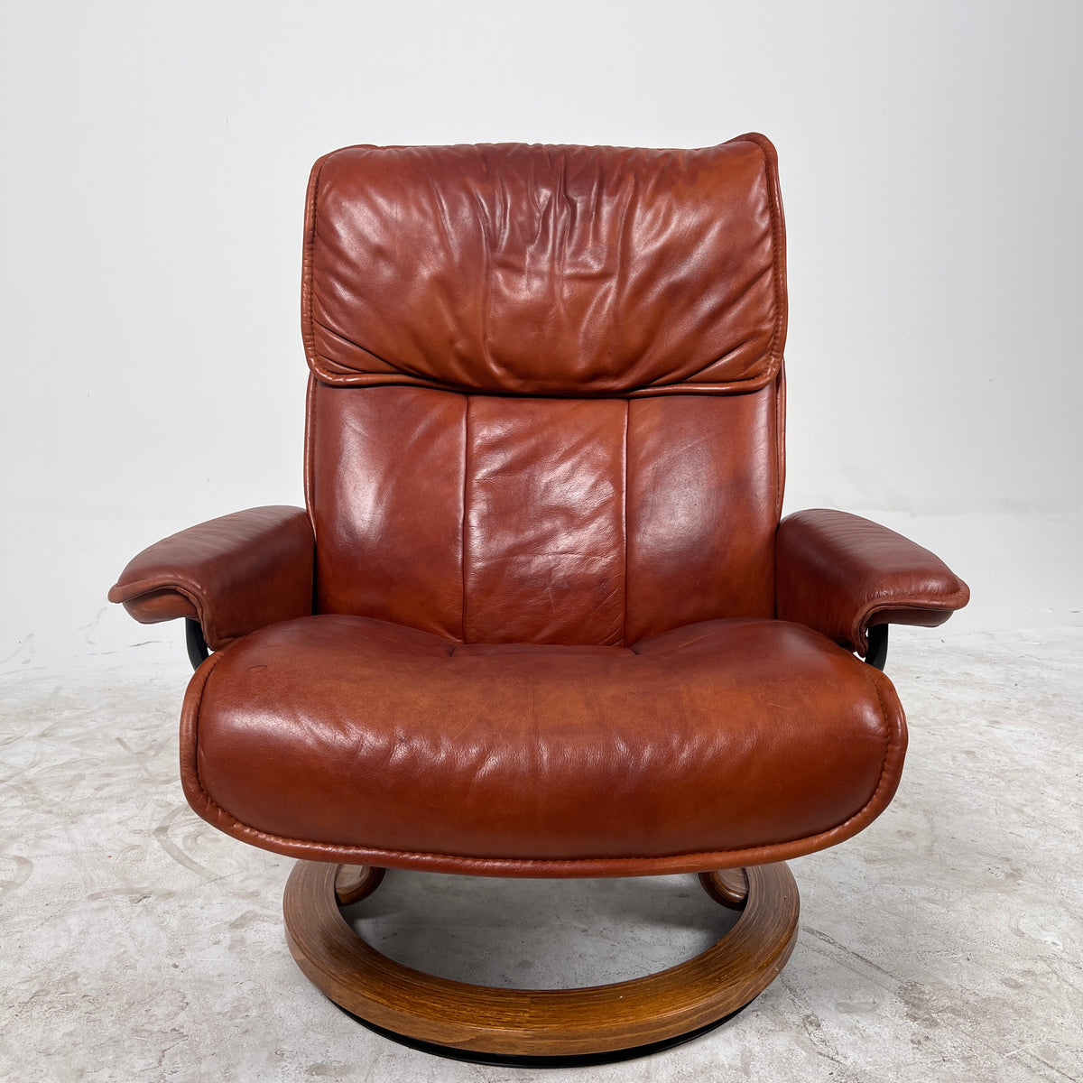 Ekornes Stressless Leather chair + ottoman. Cognac Brown recliner chair.