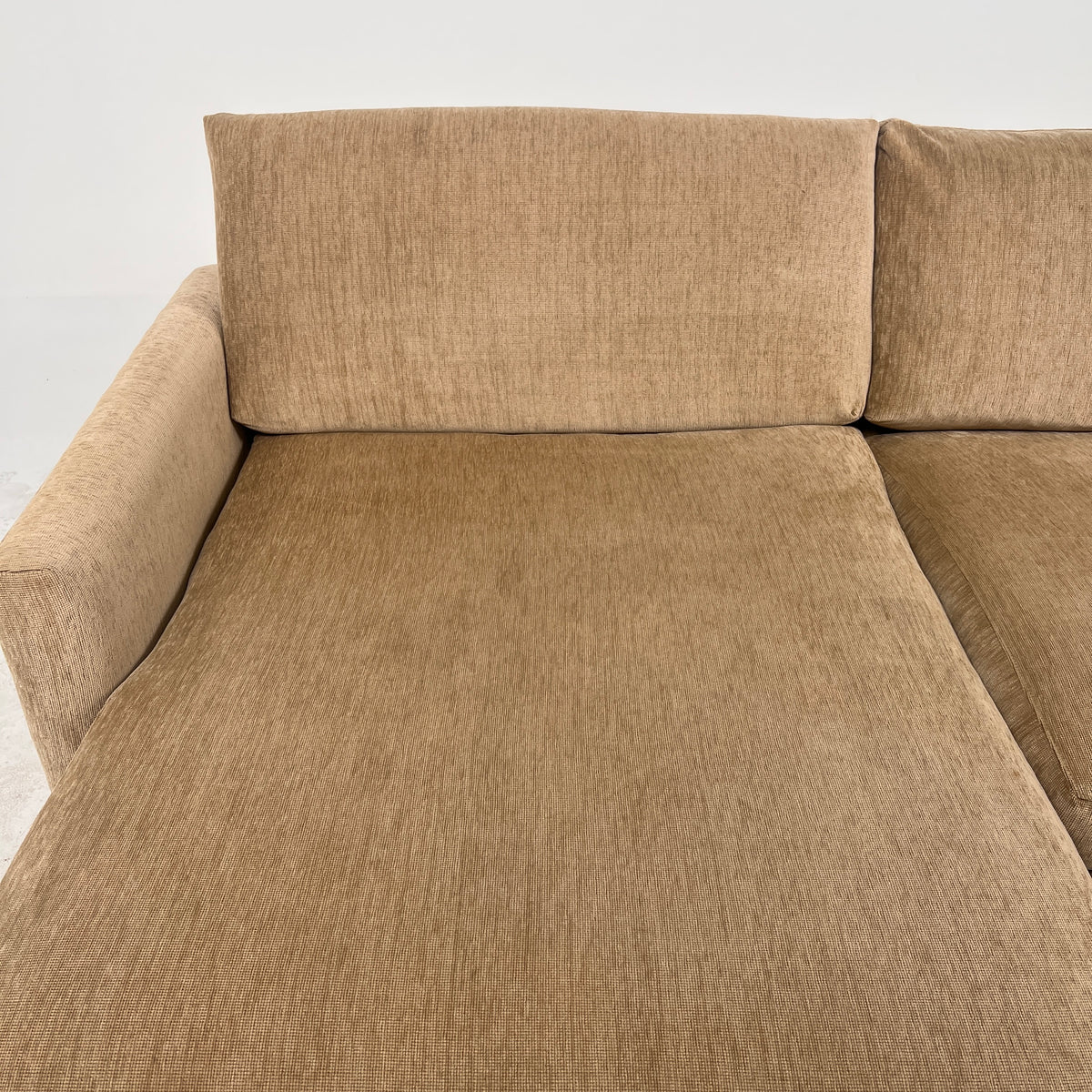 Crate and Barrel Sectional. High end L shaped sofa couch. Delivery available
