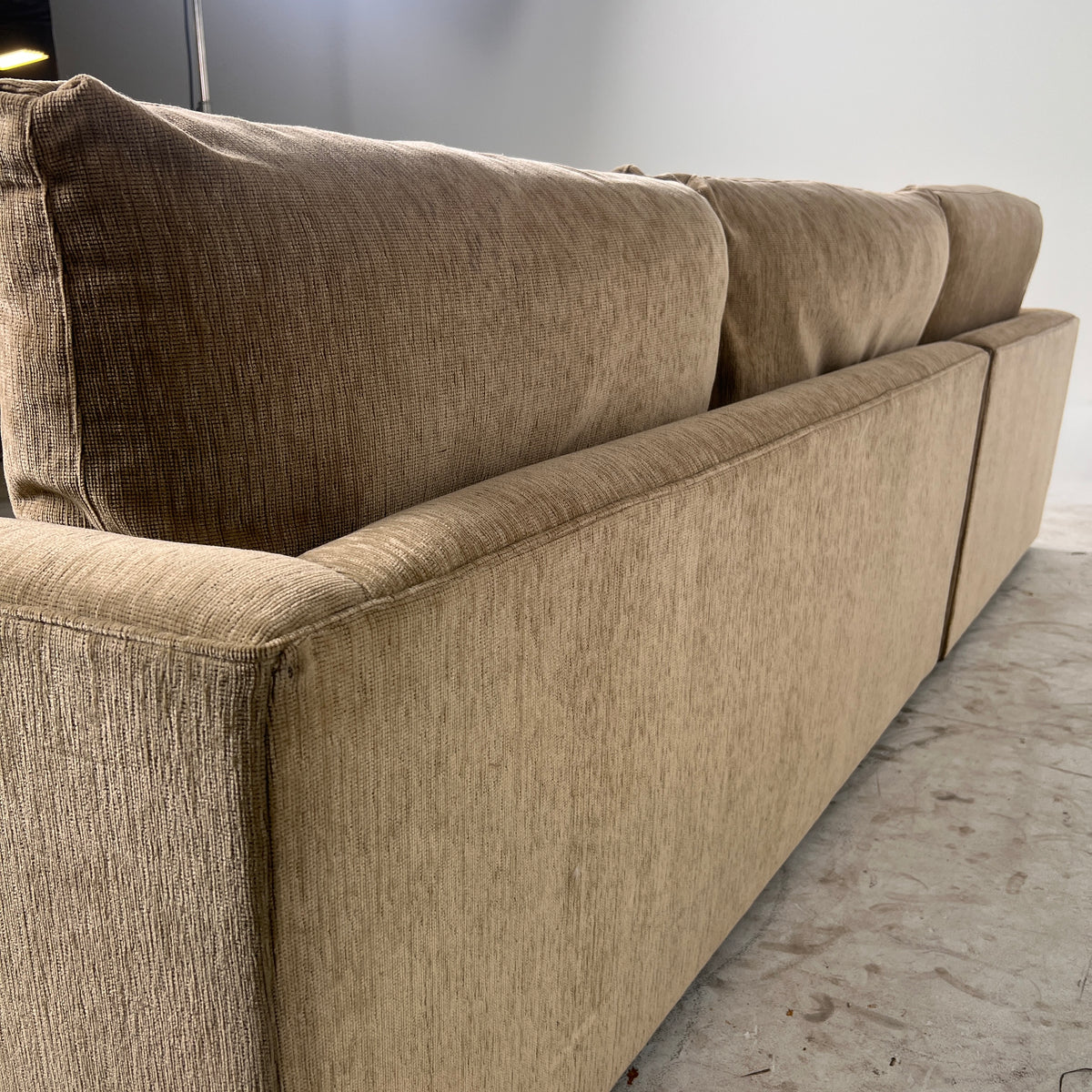 Crate and Barrel Sectional. High end L shaped sofa couch. Delivery available