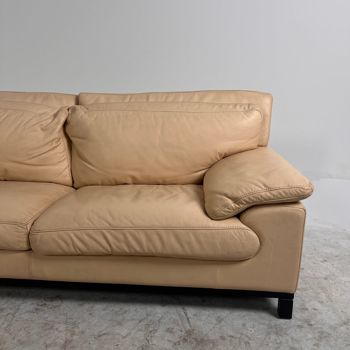 Moroni Full grain leather Sofa set. 3+1 Italian tan couch set. Delivery available