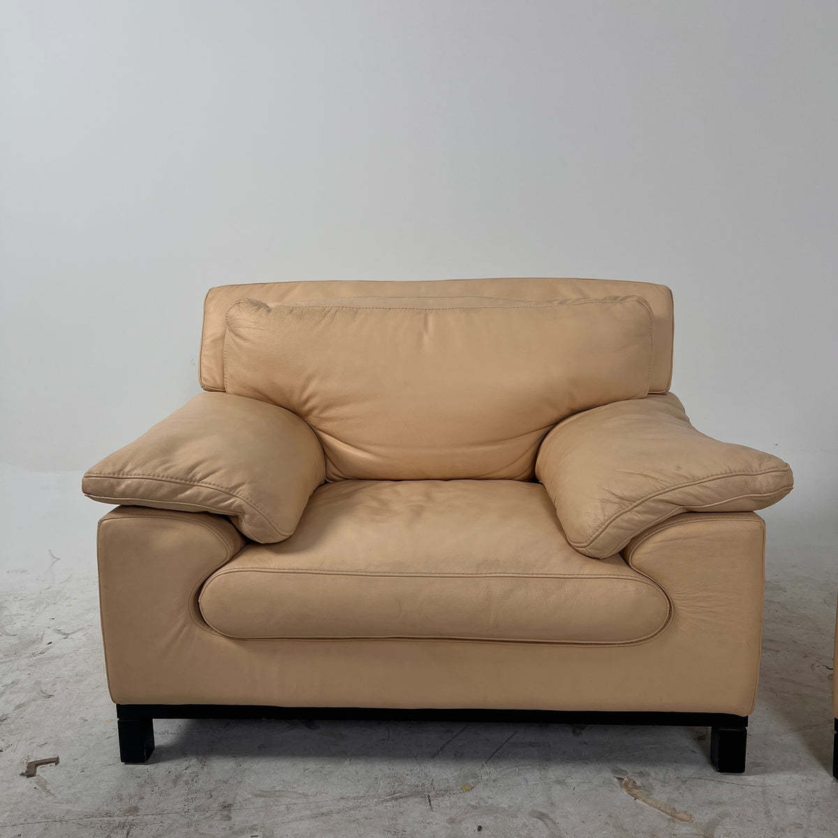 Moroni Full grain leather Sofa set. 3+1 Italian tan couch set. Delivery available