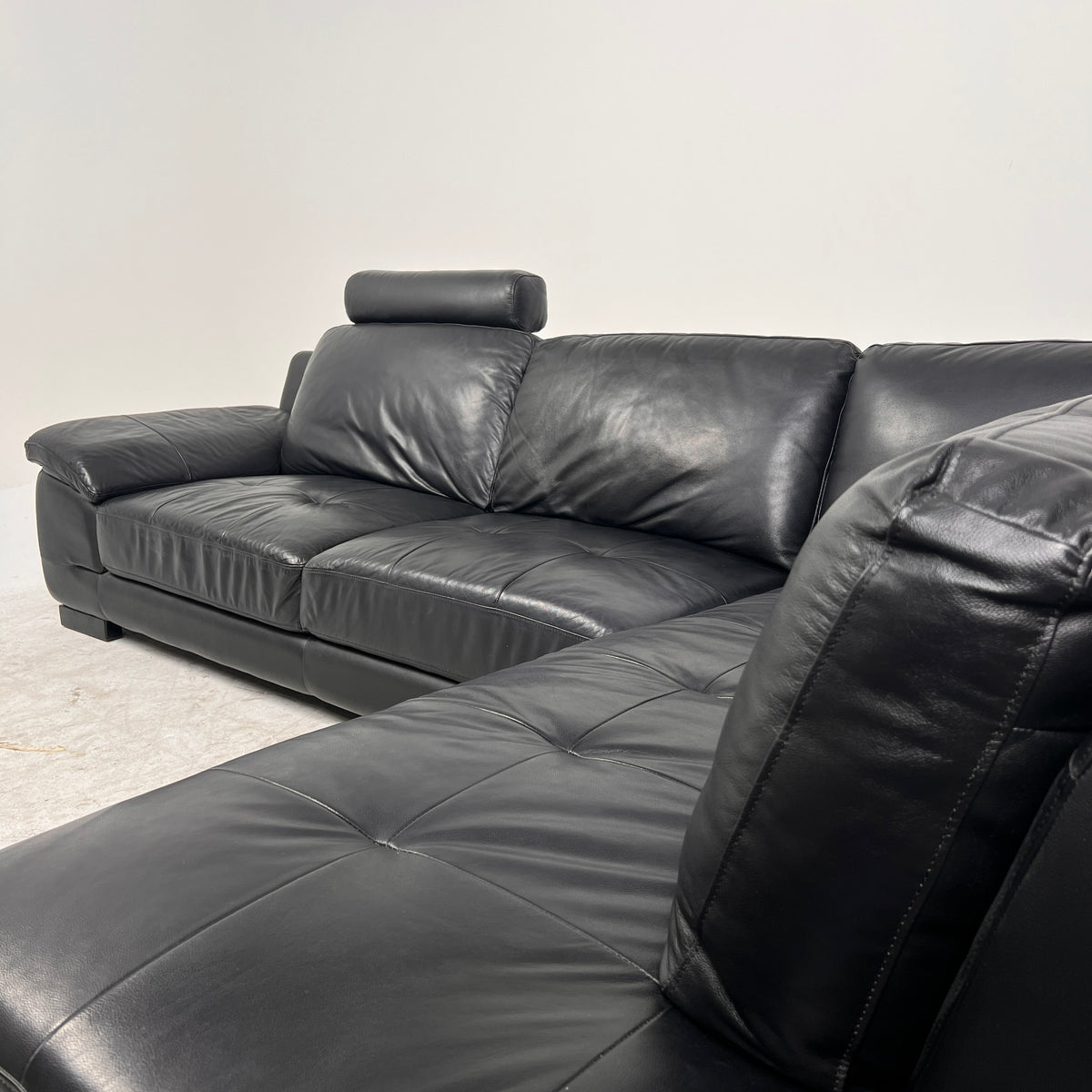 Urban Barn Black Leather Sectional. L shaped Sofa couch. Delivery available