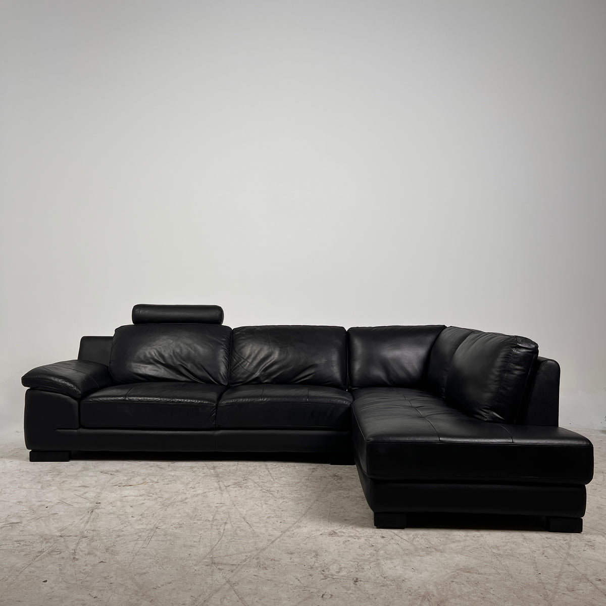 Urban Barn Black Leather Sectional. L shaped Sofa couch. Delivery available