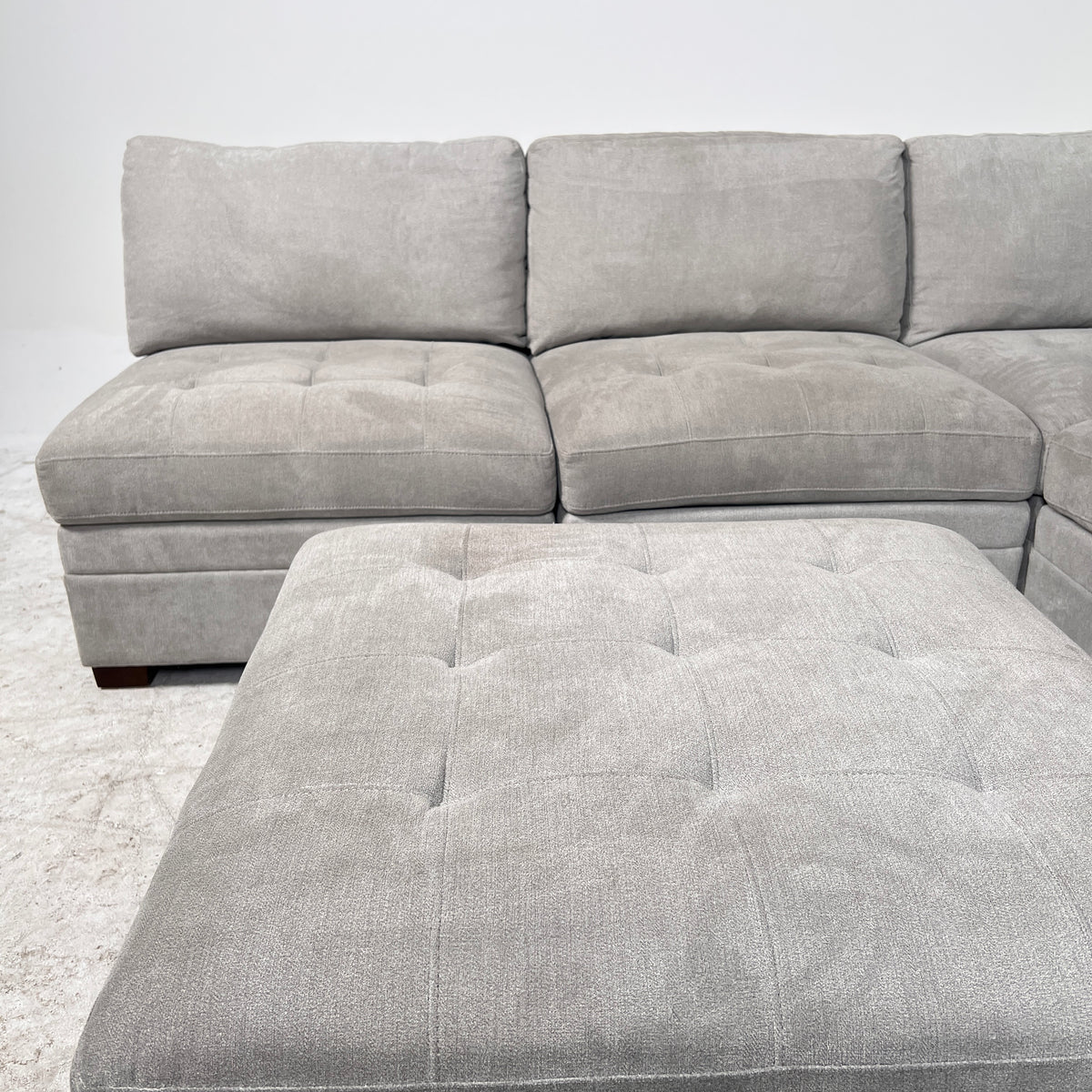 Thomasville 6 piece Sectional. Modular L shaped sofa couch. Delivery available
