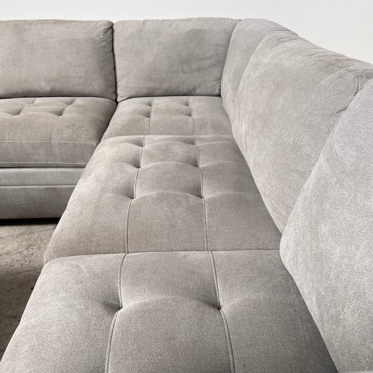 Thomasville 6 piece Sectional. Modular L shaped sofa couch. Delivery available