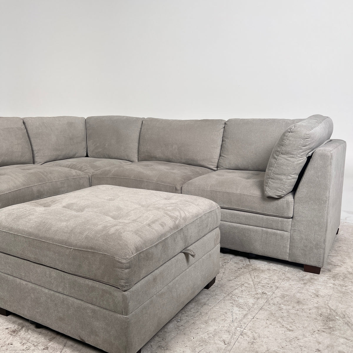Thomasville 6 piece Sectional. Modular L shaped sofa couch. Delivery available
