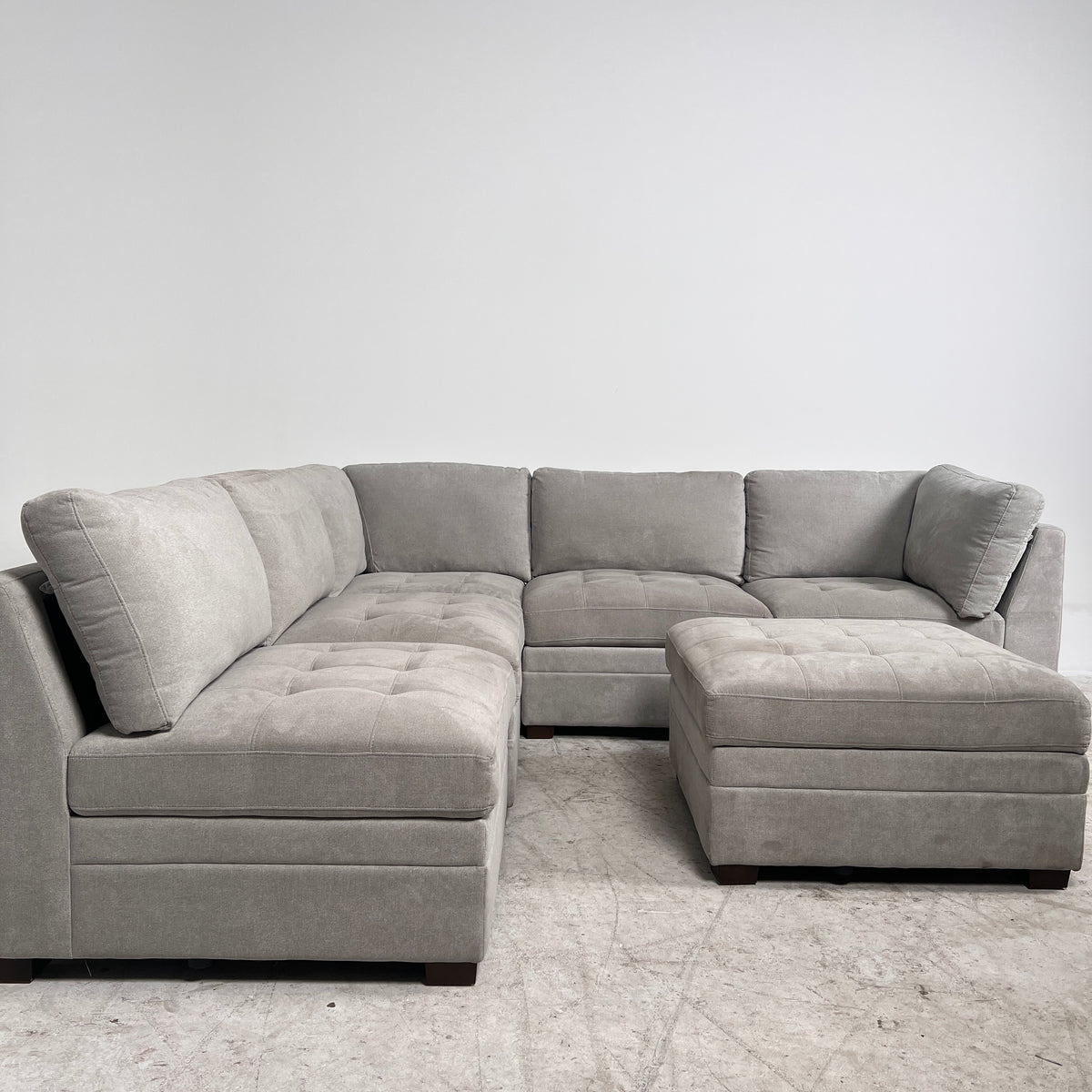Thomasville 6 piece Sectional. Modular L shaped sofa couch. Delivery available