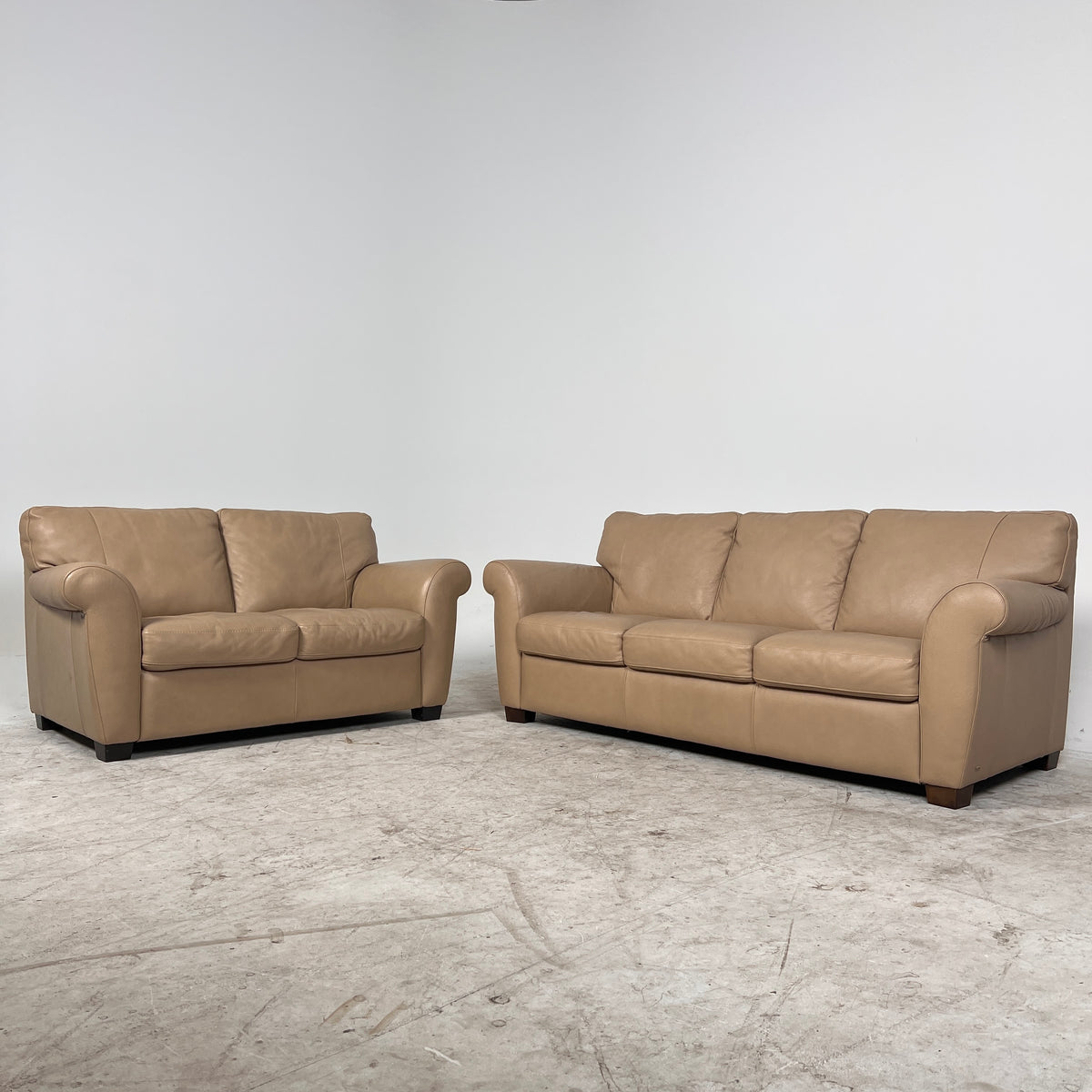 Natuzzi Full Grain leather Sofa set. 3+2 Tan couch + loveseat. Delivery available