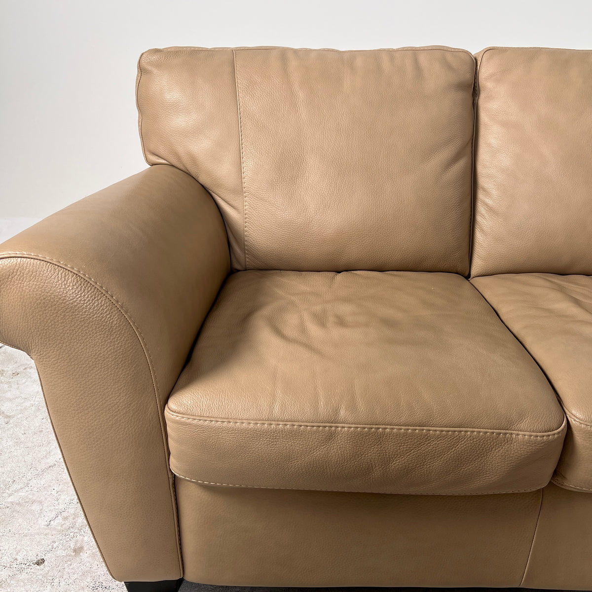 Natuzzi Full Grain leather Sofa set. 3+2 Tan couch + loveseat. Delivery available