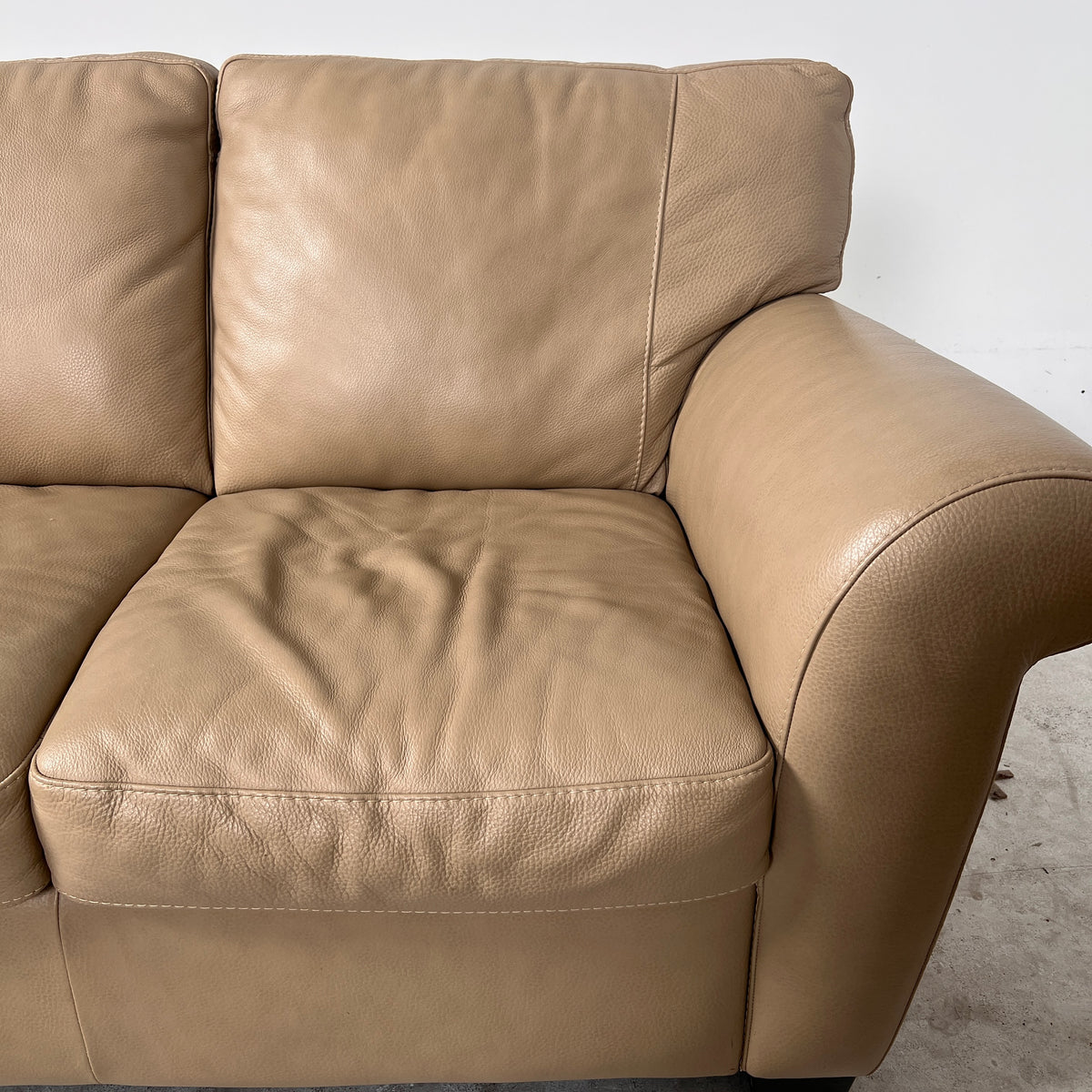Natuzzi Full Grain leather Sofa set. 3+2 Tan couch + loveseat. Delivery available