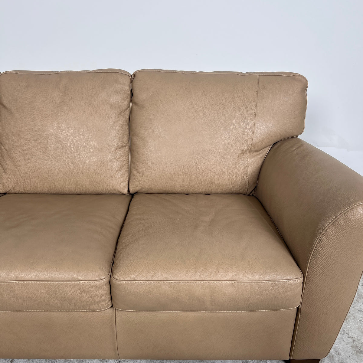 Natuzzi Full Grain leather Sofa set. 3+2 Tan couch + loveseat. Delivery available