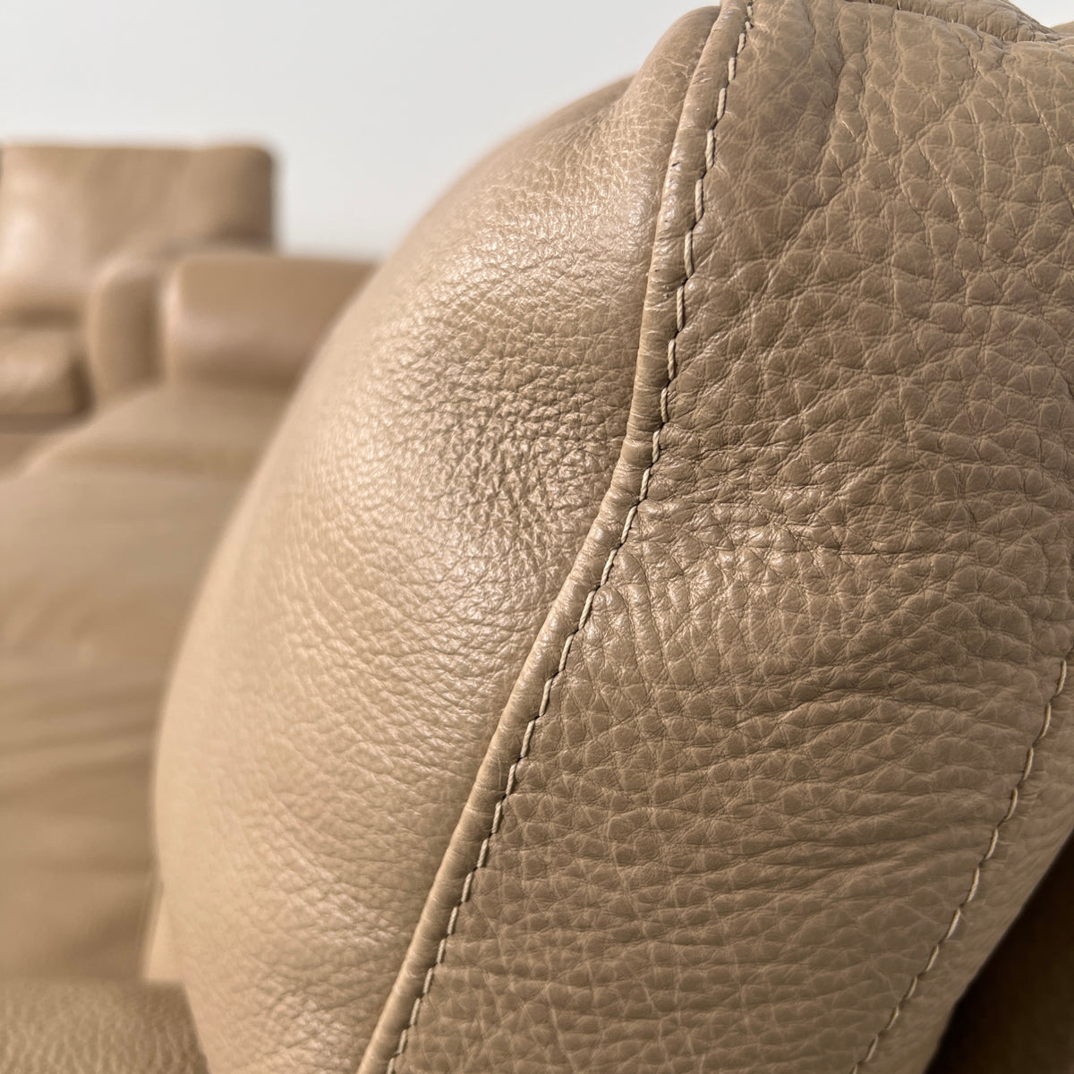 Natuzzi Full Grain leather Sofa set. 3+2 Tan couch + loveseat. Delivery available