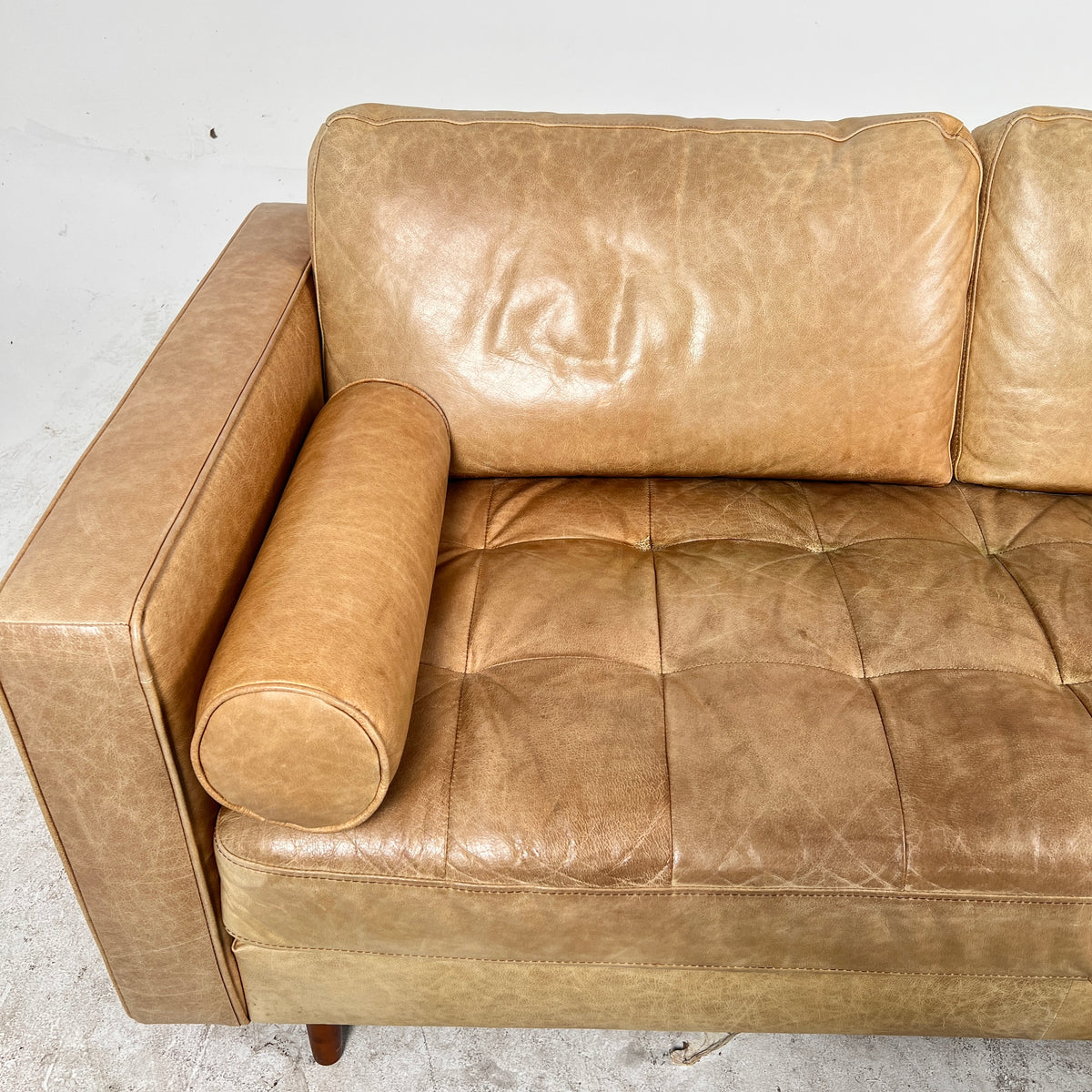 Structube kinsey Sectional. leather L shaped Sofa Couch. Delivery available