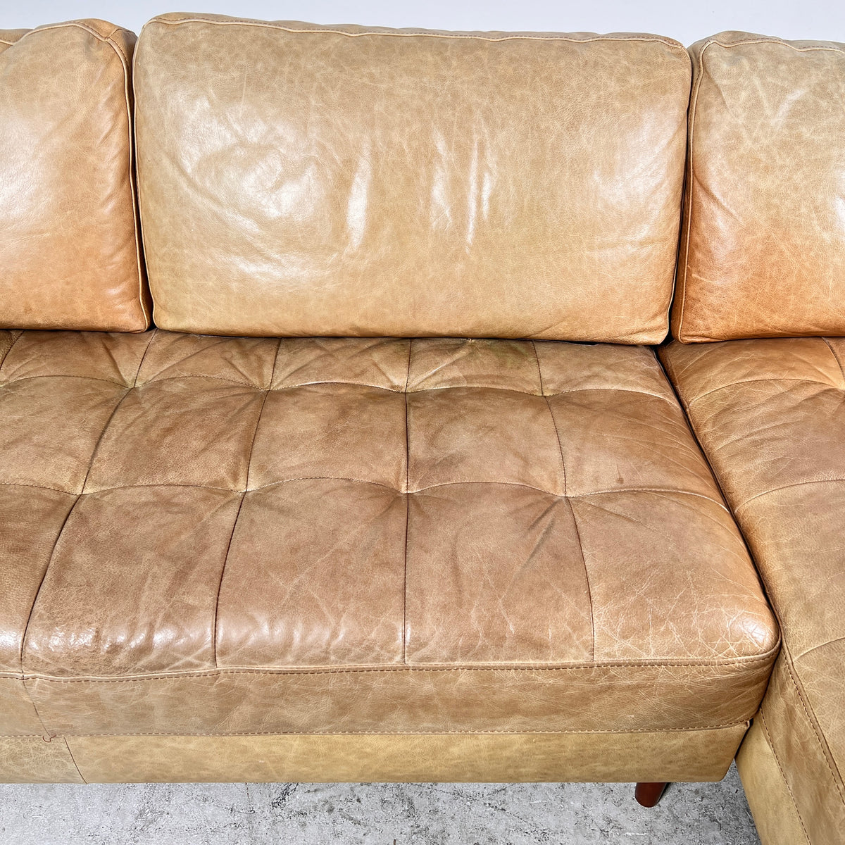 Structube kinsey Sectional. leather L shaped Sofa Couch. Delivery available