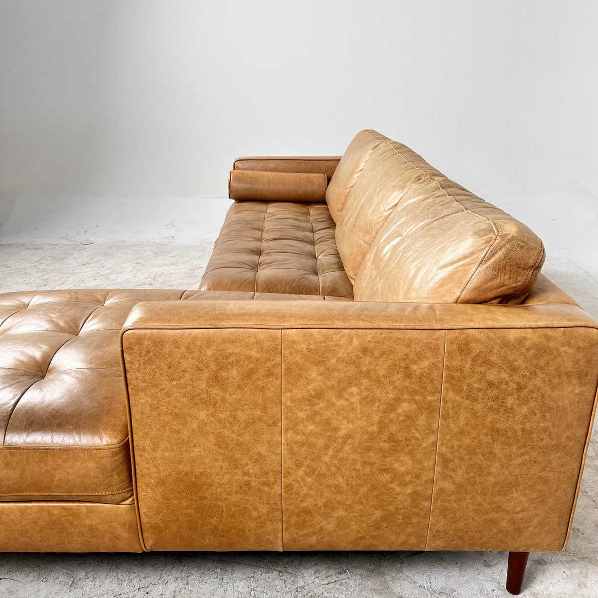 Structube kinsey Sectional. leather L shaped Sofa Couch. Delivery available