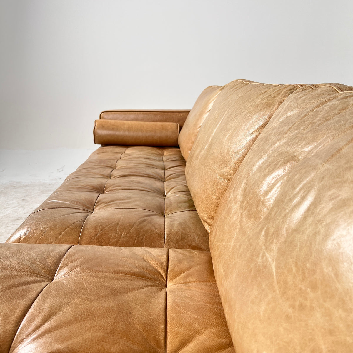 Structube kinsey Sectional. leather L shaped Sofa Couch. Delivery available