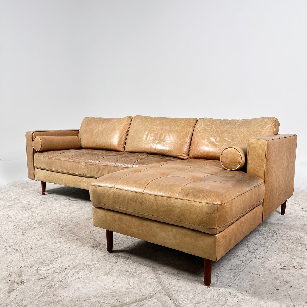 Structube kinsey Sectional. leather L shaped Sofa Couch. Delivery available
