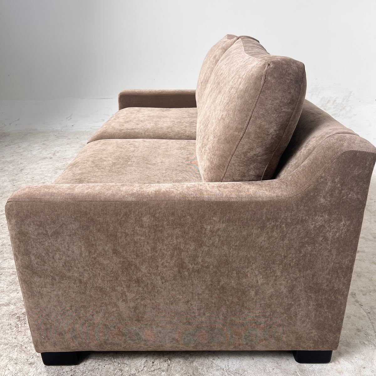 Stylus Pull Out Sofa Bed couch. Apartment size Pull out. Delivery available